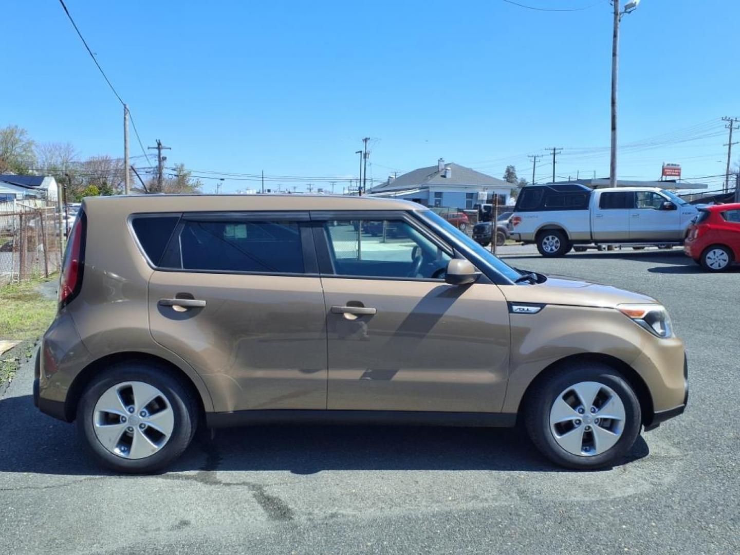 2015 Brown Kia Soul Base (KNDJN2A29F7) with an 1.6L 4 Cylinder Fuel Injected engine, Automatic transmission, located at 50 Eastern Blvd., Essex, MD, 21221, (410) 686-3444, 39.304367, -76.484947 - Photo#6