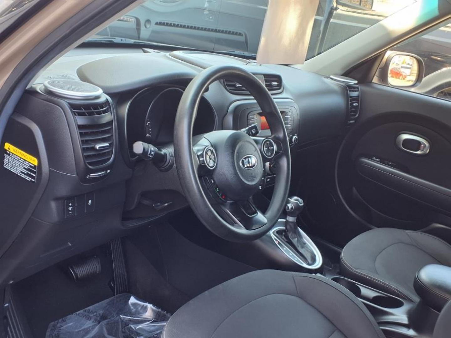 2015 Brown Kia Soul Base (KNDJN2A29F7) with an 1.6L 4 Cylinder Fuel Injected engine, Automatic transmission, located at 50 Eastern Blvd., Essex, MD, 21221, (410) 686-3444, 39.304367, -76.484947 - Photo#11