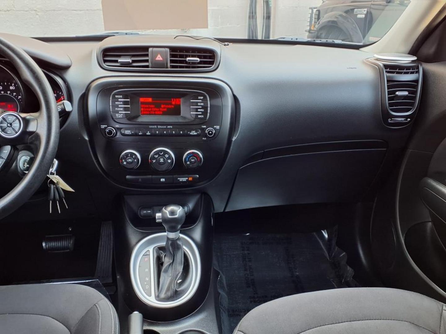 2015 Brown Kia Soul Base (KNDJN2A29F7) with an 1.6L 4 Cylinder Fuel Injected engine, Automatic transmission, located at 50 Eastern Blvd., Essex, MD, 21221, (410) 686-3444, 39.304367, -76.484947 - Photo#16