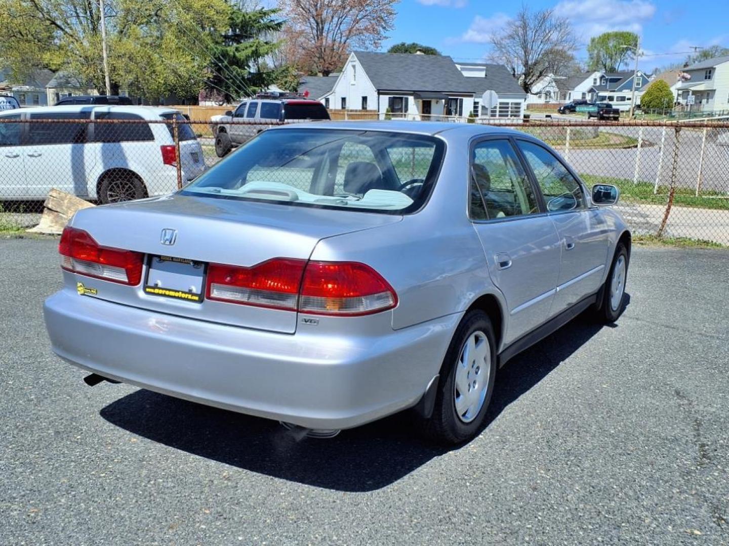 2002 Satin Silver Metallic Honda Accord LX V-6 (1HGCG16402A) with an 3.0L 6 Cylinder Fuel Injected engine, Automatic transmission, located at 50 Eastern Blvd., Essex, MD, 21221, (410) 686-3444, 39.304367, -76.484947 - Photo#4