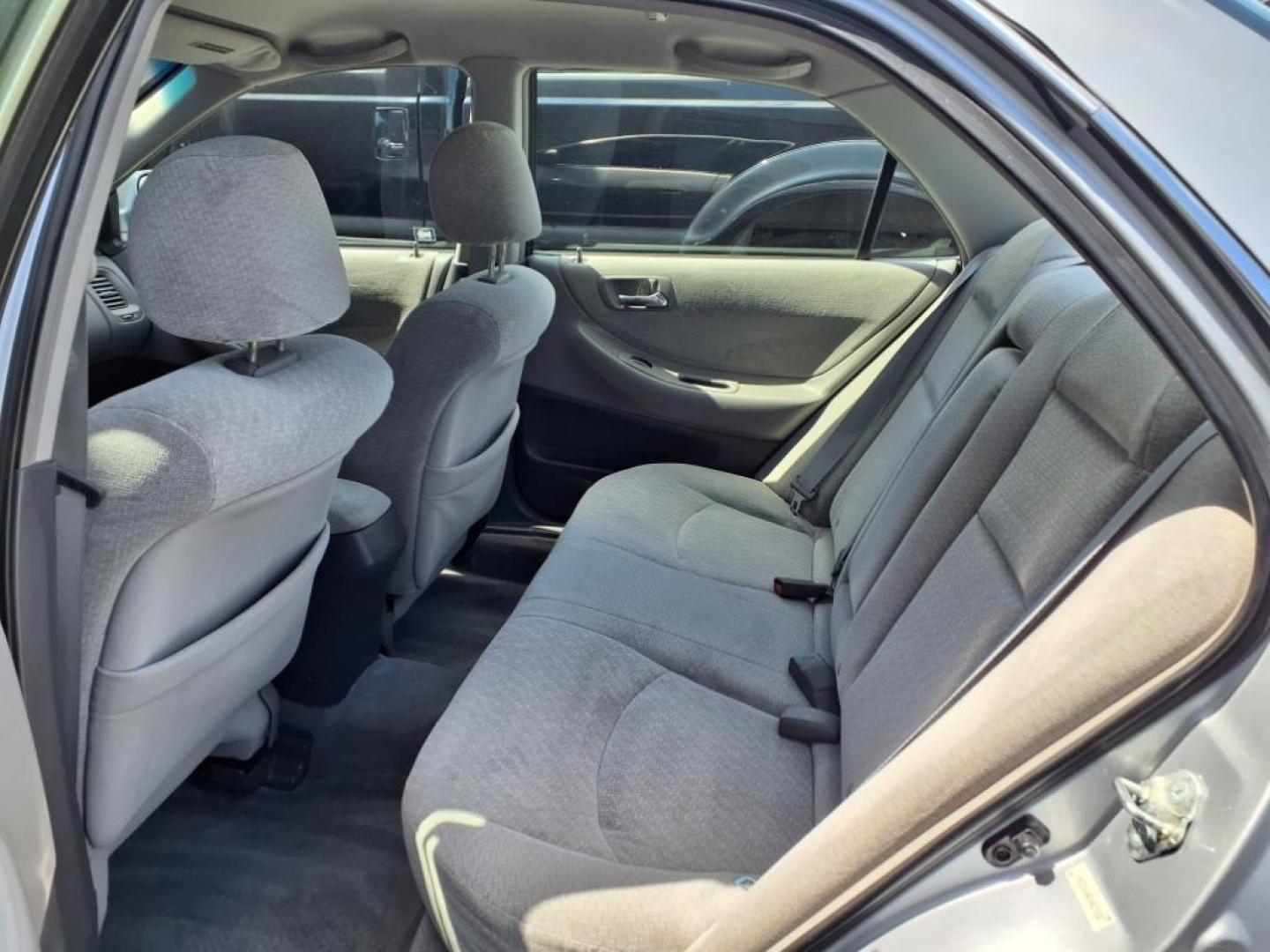 2002 Satin Silver Metallic Honda Accord LX V-6 (1HGCG16402A) with an 3.0L 6 Cylinder Fuel Injected engine, Automatic transmission, located at 50 Eastern Blvd., Essex, MD, 21221, (410) 686-3444, 39.304367, -76.484947 - Photo#12