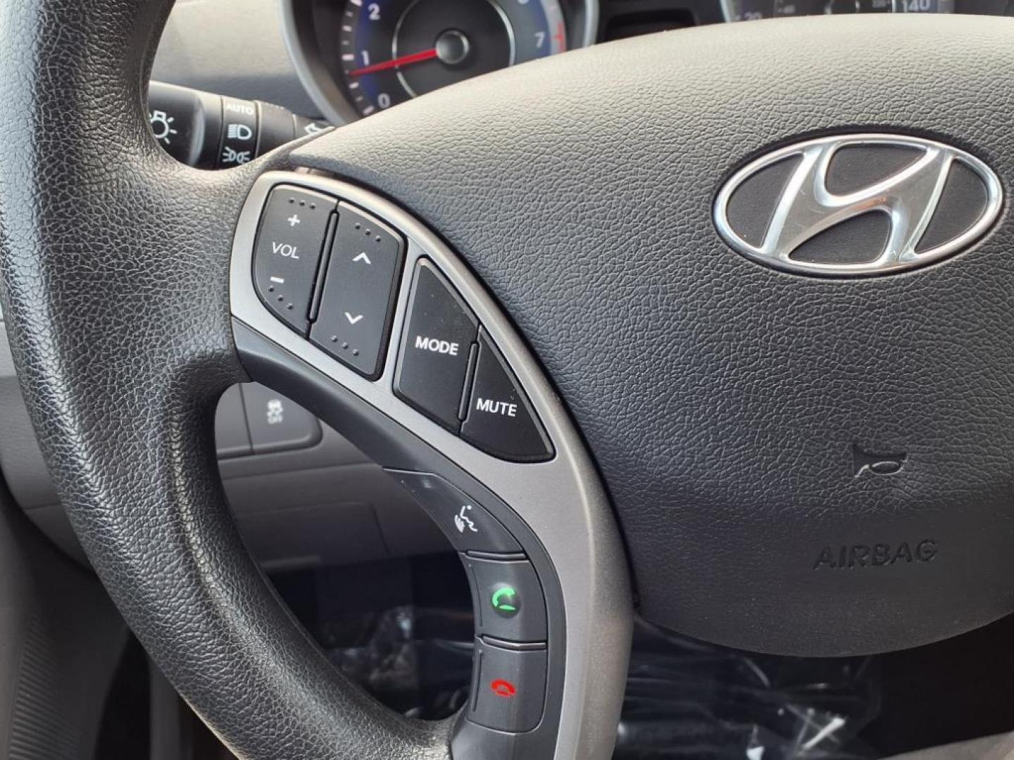 2014 Radiant Silver Hyundai ELANTRA SE (KMHDH4AE8EU) with an 1.8L 1.8L I4 145hp 130ft. lbs. Sequential-Port F.I. engine, 6-Speed Shiftable Automatic transmission, located at 50 Eastern Blvd., Essex, MD, 21221, (410) 686-3444, 39.304367, -76.484947 - Photo#19