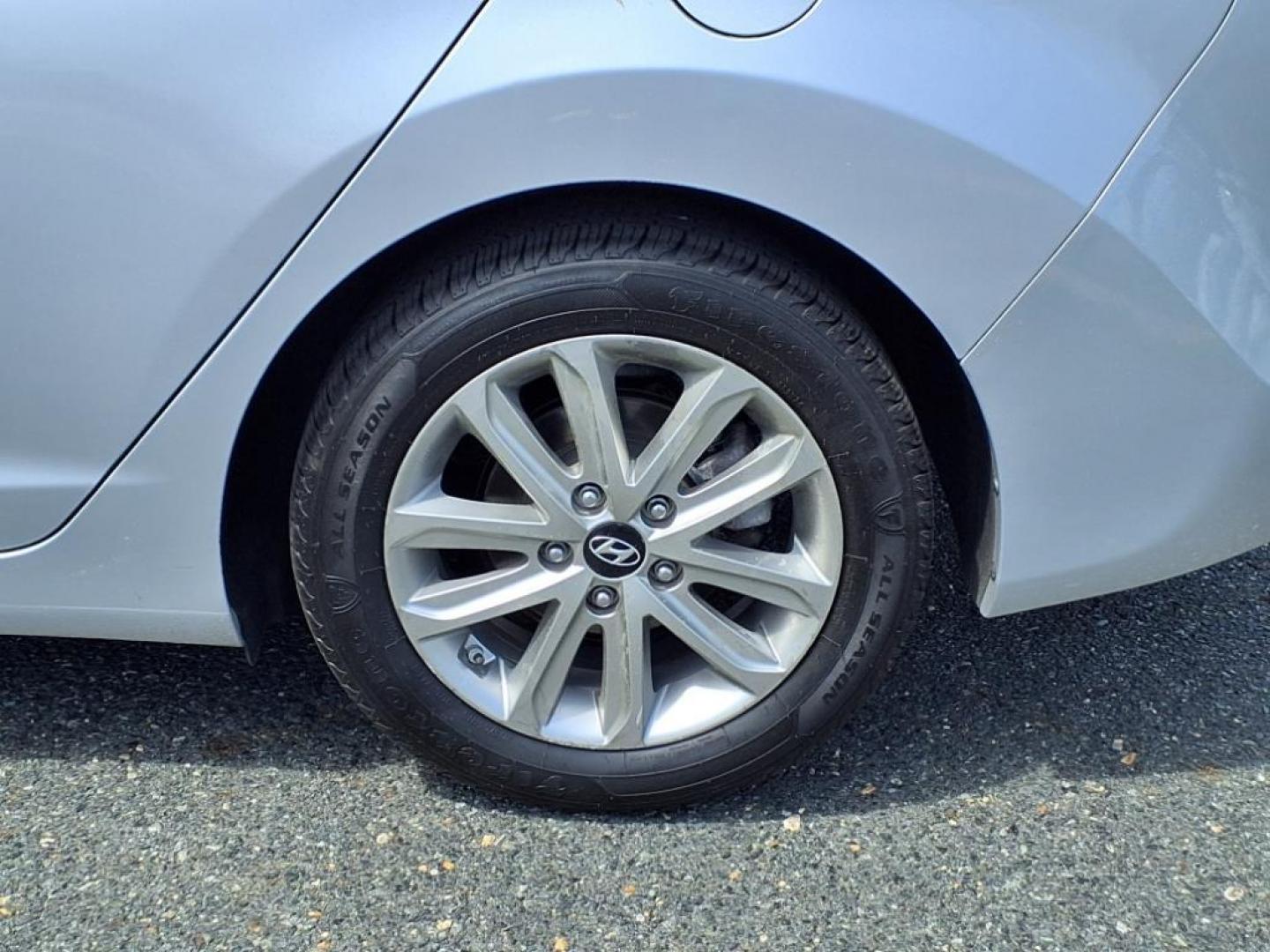 2014 Radiant Silver Hyundai ELANTRA SE (KMHDH4AE8EU) with an 1.8L 1.8L I4 145hp 130ft. lbs. Sequential-Port F.I. engine, 6-Speed Shiftable Automatic transmission, located at 50 Eastern Blvd., Essex, MD, 21221, (410) 686-3444, 39.304367, -76.484947 - Photo#8