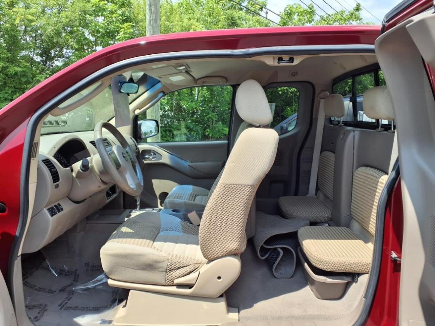 2008 Red Alert Nissan Frontier SE V6 (1N6AD06W08C) with an 4.0L 4.0L V6 261hp 281ft. lbs. Fuel Injected engine, 5-Speed Automatic transmission, located at 50 Eastern Blvd., Essex, MD, 21221, (410) 686-3444, 39.304367, -76.484947 - Photo#13