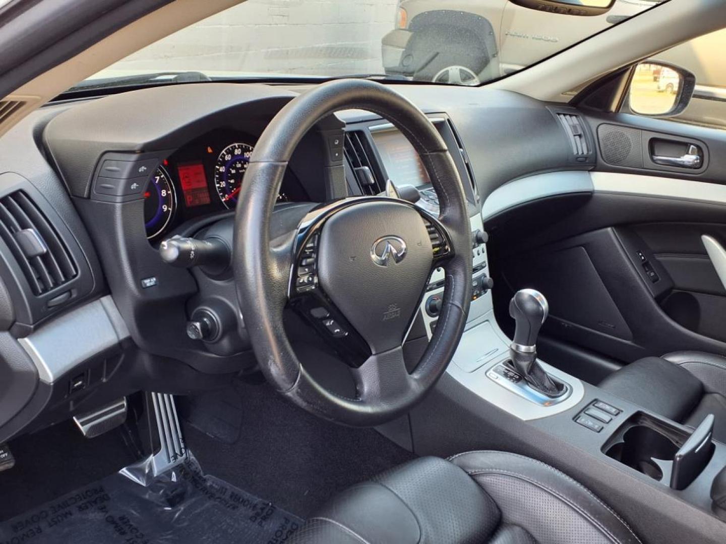 2008 Liquid Platinum INFINITI G37 Sport (JNKCV64E88M) with an 3.7L 3.7L V6 330hp 270ft. lbs. Sequential-Port F.I. engine, 6-Speed Manual transmission, located at 50 Eastern Blvd., Essex, MD, 21221, (410) 686-3444, 39.304367, -76.484947 - Photo#9