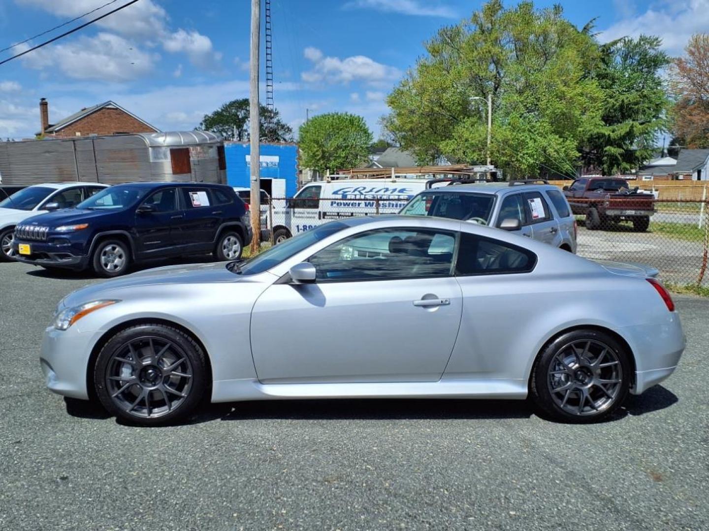 2008 Liquid Platinum INFINITI G37 Sport (JNKCV64E88M) with an 3.7L 3.7L V6 330hp 270ft. lbs. Sequential-Port F.I. engine, 6-Speed Manual transmission, located at 50 Eastern Blvd., Essex, MD, 21221, (410) 686-3444, 39.304367, -76.484947 - Photo#1