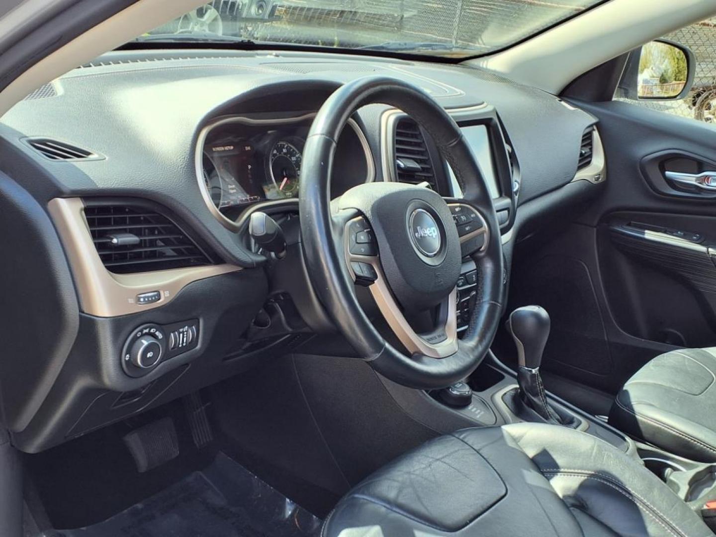 2014 Billet Silver Metallic Clear Coat Jeep Cherokee Limited (1C4PJMDS3EW) with an 3.2L 6 Cylinder Sequential-Port F.I. engine, ATAWD transmission, located at 50 Eastern Blvd., Essex, MD, 21221, (410) 686-3444, 39.304367, -76.484947 - Photo#11