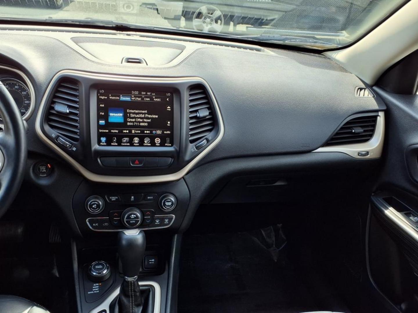 2014 Billet Silver Metallic Clear Coat Jeep Cherokee Limited (1C4PJMDS3EW) with an 3.2L 6 Cylinder Sequential-Port F.I. engine, ATAWD transmission, located at 50 Eastern Blvd., Essex, MD, 21221, (410) 686-3444, 39.304367, -76.484947 - Photo#16