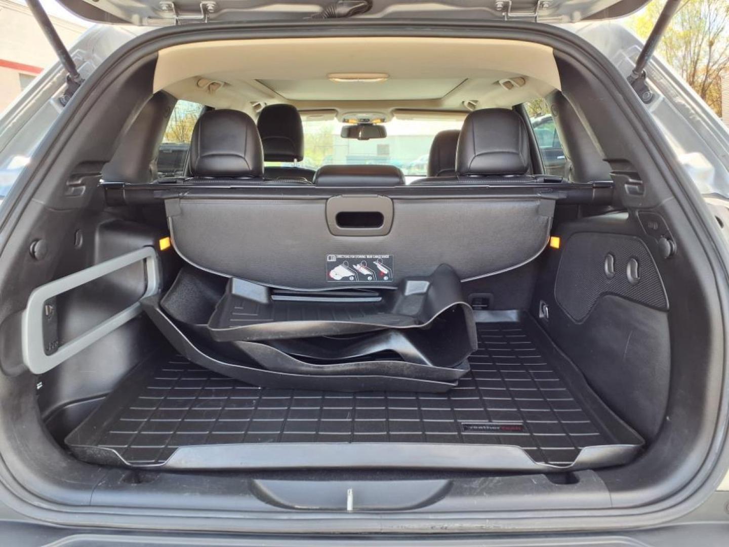 2014 Billet Silver Metallic Clear Coat Jeep Cherokee Limited (1C4PJMDS3EW) with an 3.2L 6 Cylinder Sequential-Port F.I. engine, ATAWD transmission, located at 50 Eastern Blvd., Essex, MD, 21221, (410) 686-3444, 39.304367, -76.484947 - Photo#4