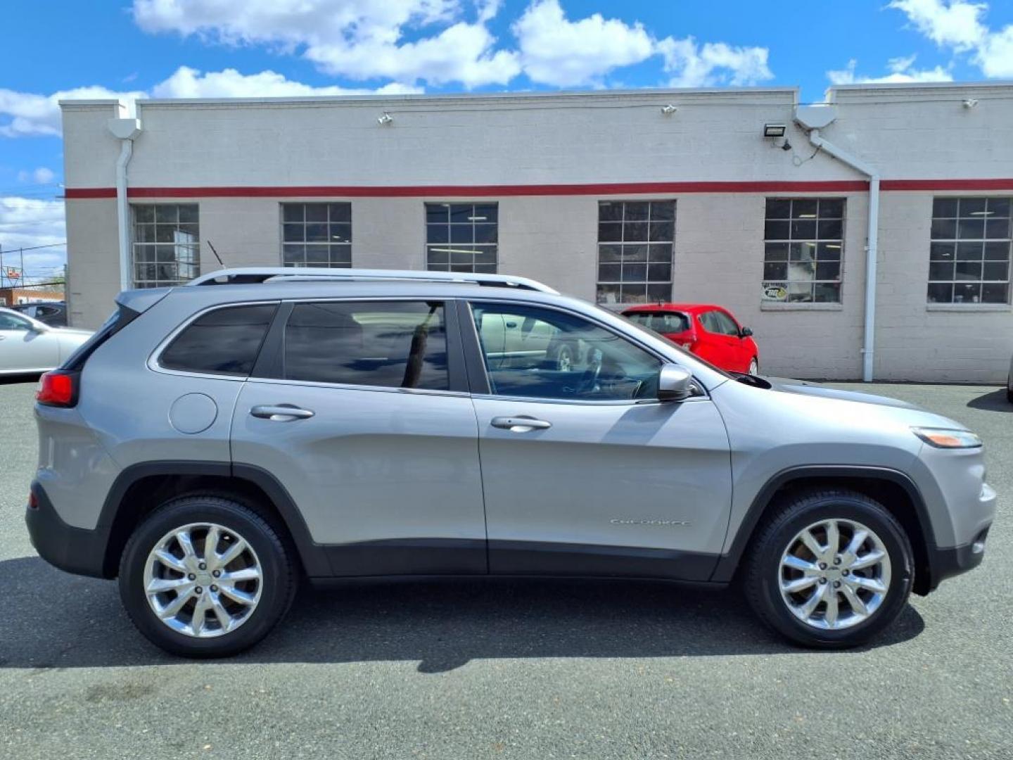 2014 Billet Silver Metallic Clear Coat Jeep Cherokee Limited (1C4PJMDS3EW) with an 3.2L 6 Cylinder Sequential-Port F.I. engine, ATAWD transmission, located at 50 Eastern Blvd., Essex, MD, 21221, (410) 686-3444, 39.304367, -76.484947 - Photo#6