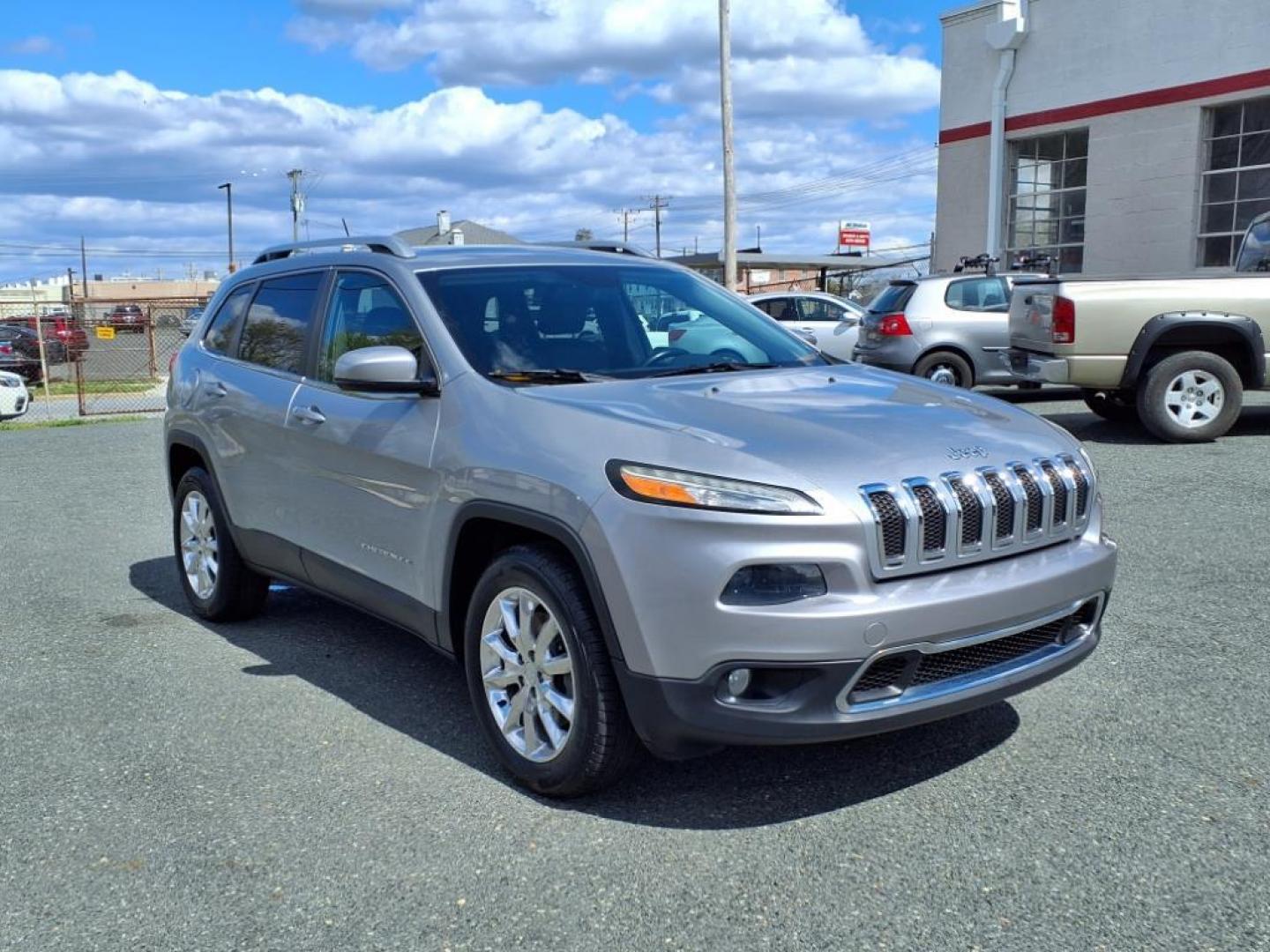 2014 Billet Silver Metallic Clear Coat Jeep Cherokee Limited (1C4PJMDS3EW) with an 3.2L 6 Cylinder Sequential-Port F.I. engine, ATAWD transmission, located at 50 Eastern Blvd., Essex, MD, 21221, (410) 686-3444, 39.304367, -76.484947 - Photo#7