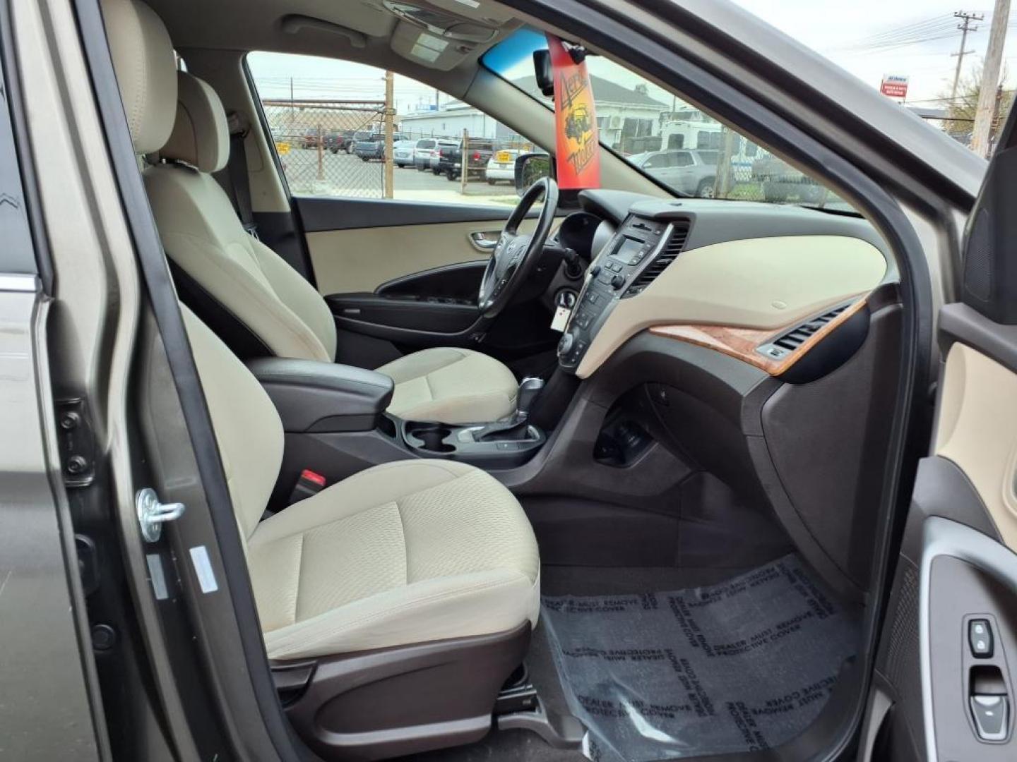 2013 Mineral Gray Hyundai SANTA FE Sport 2.4L (5XYZU3LB0DG) with an 2.4L 2.4L I4 190hp 181ft. lbs. Fuel Injected engine, 6-Speed Shiftable Automatic transmission, located at 50 Eastern Blvd., Essex, MD, 21221, (410) 686-3444, 39.304367, -76.484947 - Photo#17