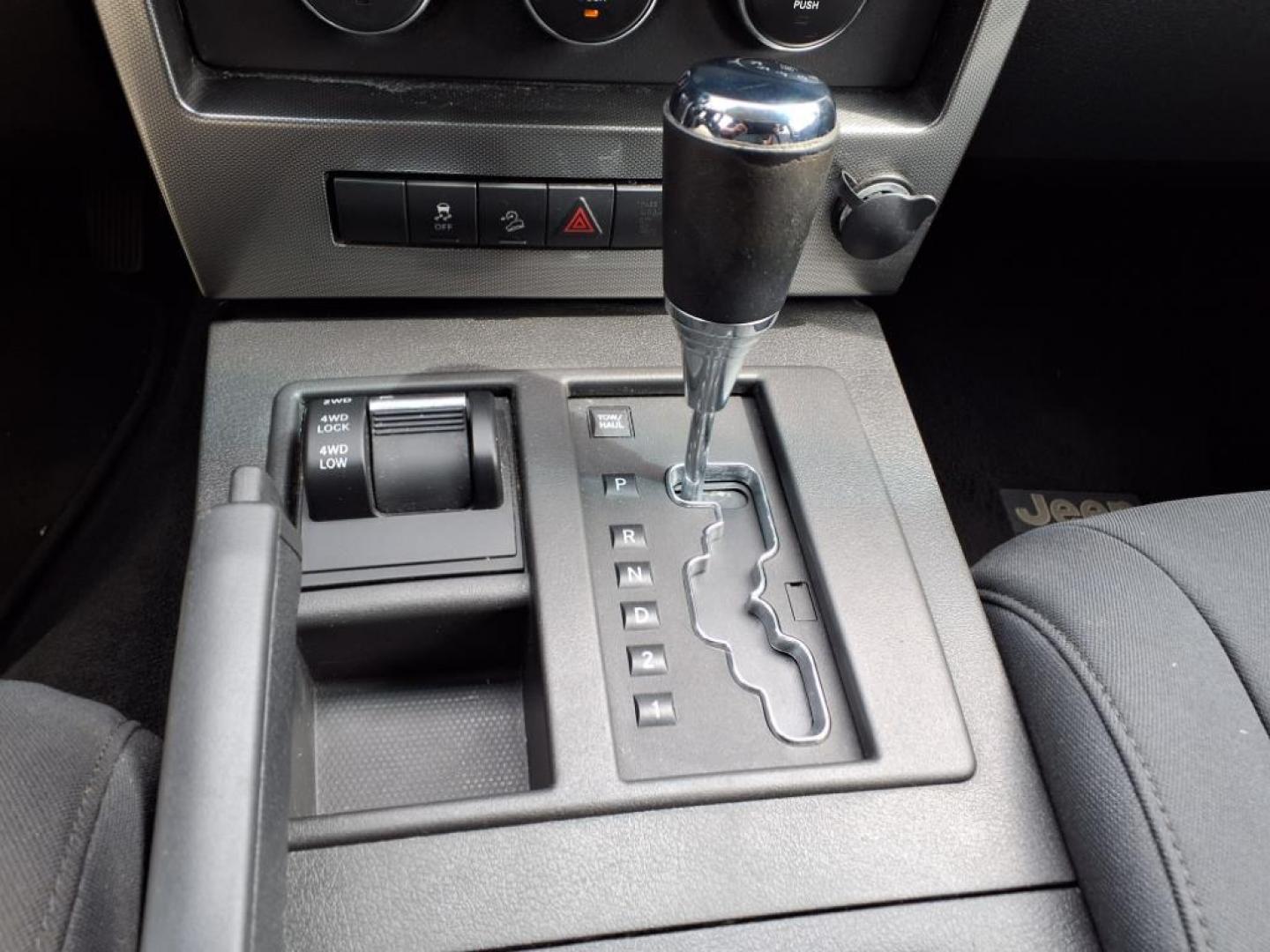 2010 Blue Jeep Liberty Sport (1J4PN2GK9AW) with an 3.7L 6 Cylinder Sequential-Port F.I. engine, AT4X4 transmission, located at 50 Eastern Blvd., Essex, MD, 21221, (410) 686-3444, 39.304367, -76.484947 - Photo#17