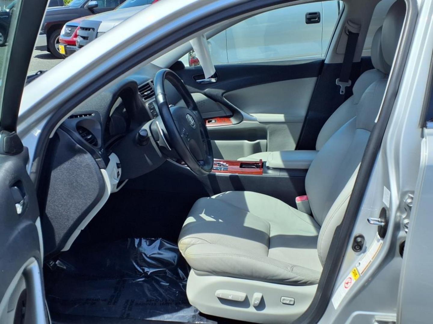 2008 Silver Lexus IS 250 Base (JTHCK262682) with an 2.5L 6 Cylinder Fuel Injected engine, AWD AT V6 transmission, located at 50 Eastern Blvd., Essex, MD, 21221, (410) 686-3444, 39.304367, -76.484947 - Photo#12