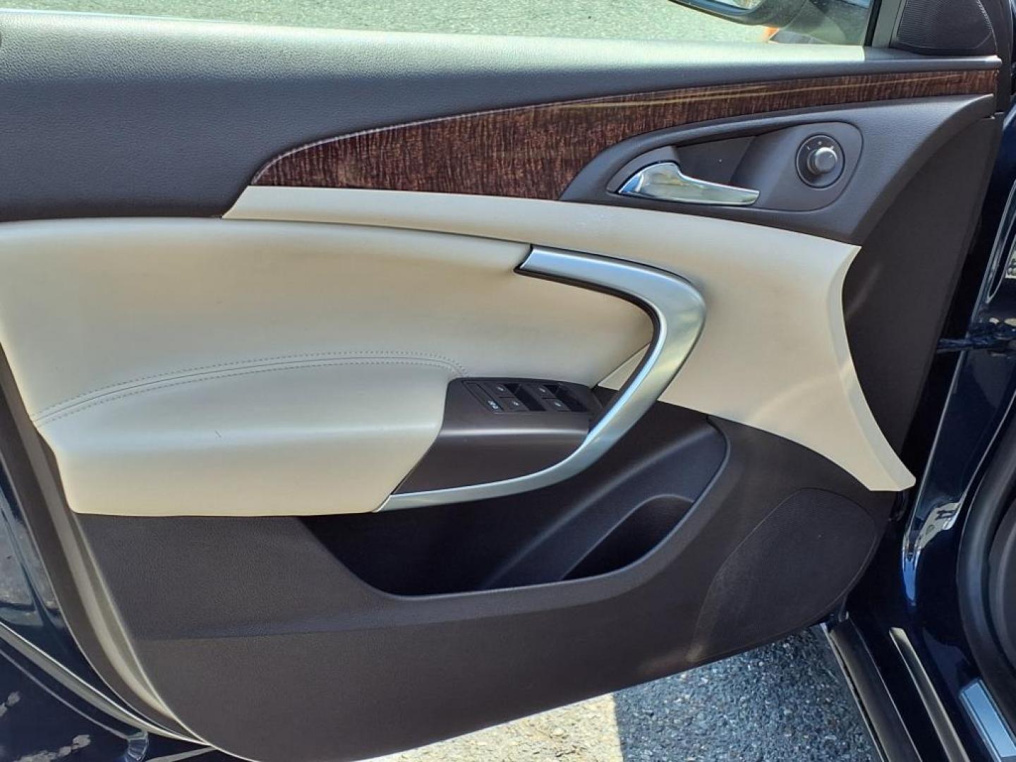 2012 Midnight Blue Metallic Buick Regal Base (2G4GR5EK8C9) with an 2.4L 4 Cylinder Fuel Injected engine, 4CYL transmission, located at 50 Eastern Blvd., Essex, MD, 21221, (410) 686-3444, 39.304367, -76.484947 - Photo#9