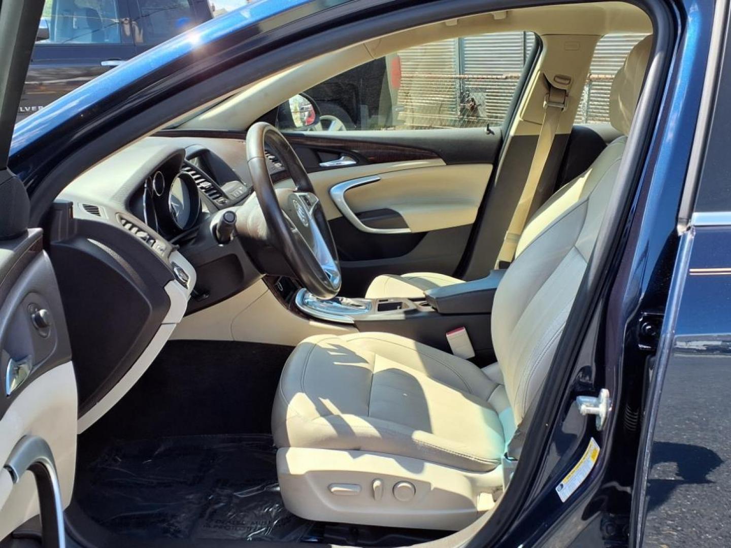 2012 Midnight Blue Metallic Buick Regal Base (2G4GR5EK8C9) with an 2.4L 4 Cylinder Fuel Injected engine, 4CYL transmission, located at 50 Eastern Blvd., Essex, MD, 21221, (410) 686-3444, 39.304367, -76.484947 - Photo#11