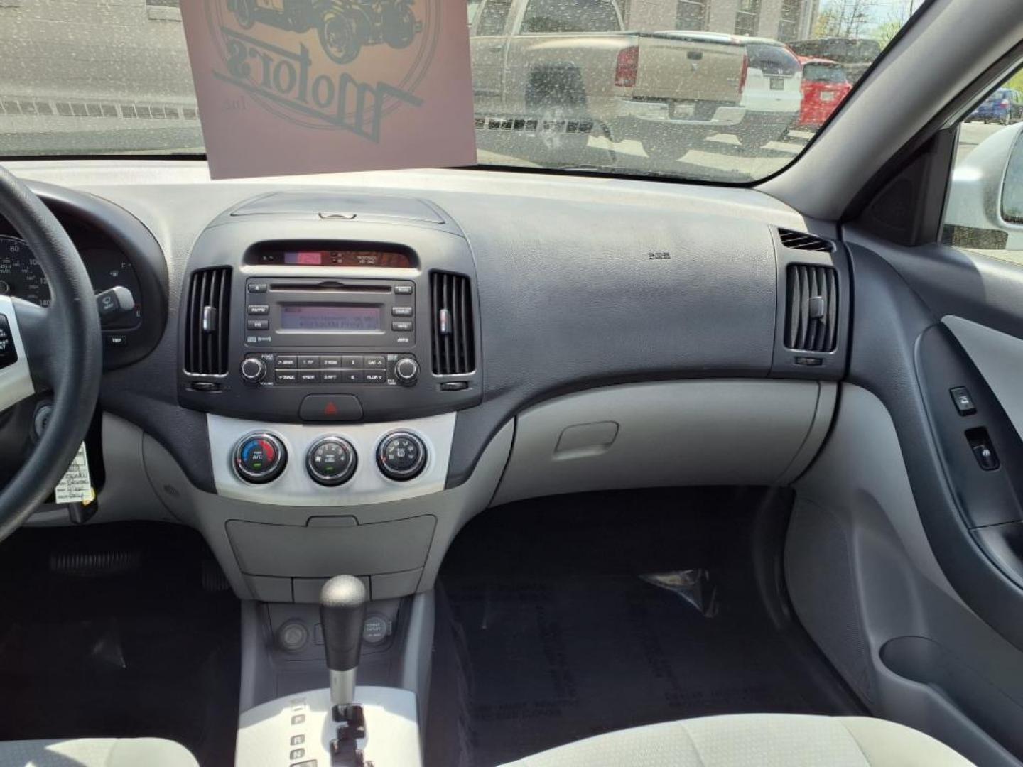 2009 Liquid Silver Hyundai ELANTRA GLS (KMHDU46D89U) with an 2.0L 2.0L I4 138hp 136ft. lbs. Sequential-Port F.I. engine, 4-Speed Automatic transmission, located at 50 Eastern Blvd., Essex, MD, 21221, (410) 686-3444, 39.304367, -76.484947 - Photo#12