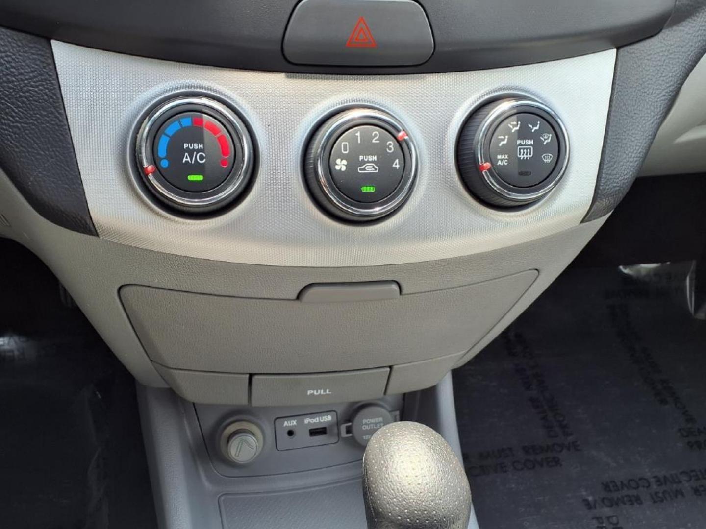 2009 Liquid Silver Hyundai ELANTRA GLS (KMHDU46D89U) with an 2.0L 2.0L I4 138hp 136ft. lbs. Sequential-Port F.I. engine, 4-Speed Automatic transmission, located at 50 Eastern Blvd., Essex, MD, 21221, (410) 686-3444, 39.304367, -76.484947 - Photo#16
