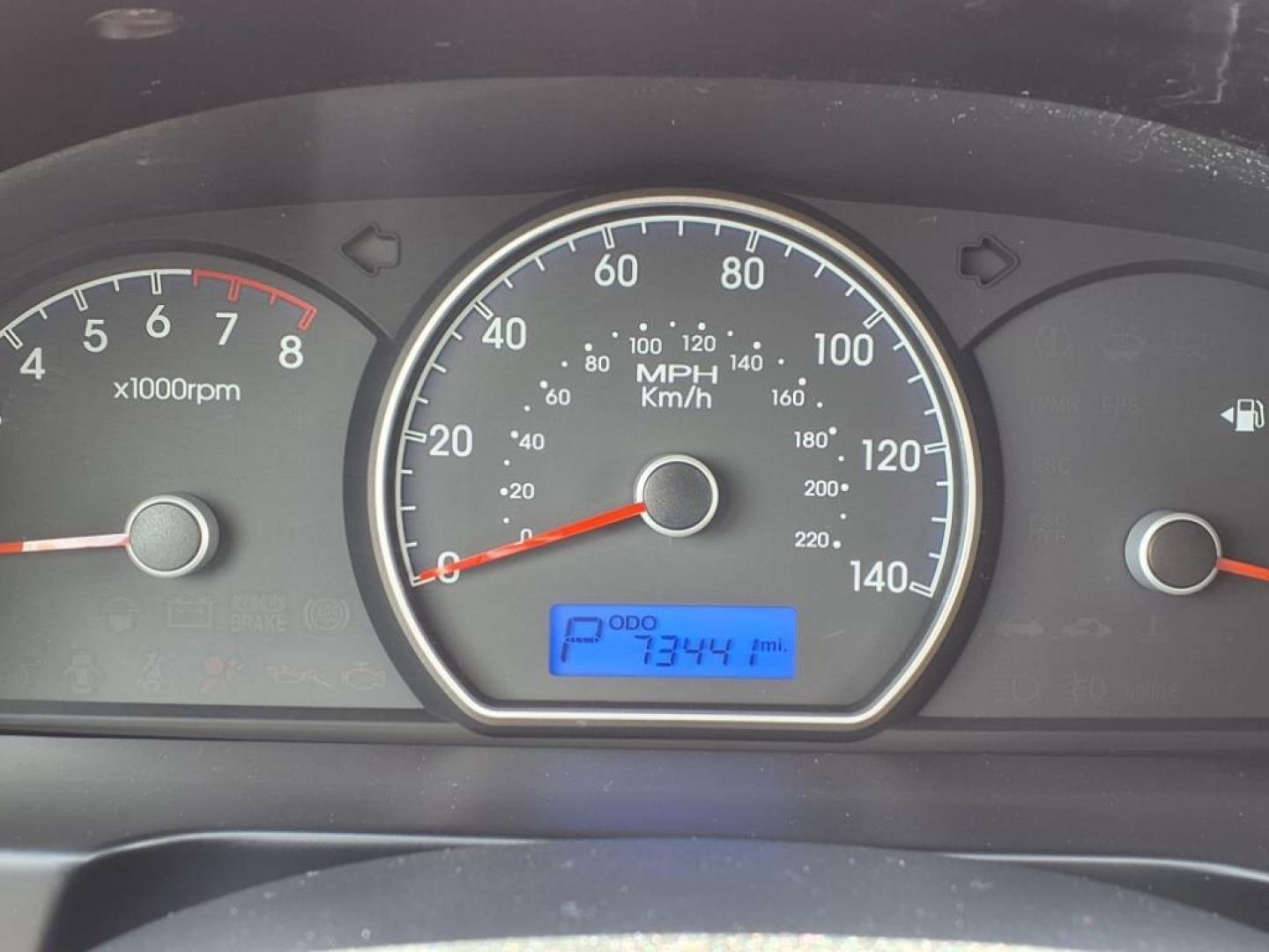 2009 Liquid Silver Hyundai ELANTRA GLS (KMHDU46D89U) with an 2.0L 2.0L I4 138hp 136ft. lbs. Sequential-Port F.I. engine, 4-Speed Automatic transmission, located at 50 Eastern Blvd., Essex, MD, 21221, (410) 686-3444, 39.304367, -76.484947 - Photo#20