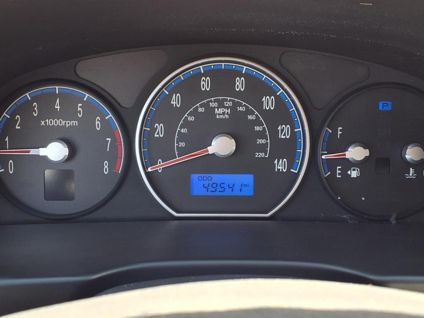 2008 Bright Silver Hyundai SANTA FE GLS (5NMSG13DX8H) with an 2.7L 2.7L V6 185hp 183ft. lbs. Sequential-Port F.I. engine, Automatic transmission, located at 50 Eastern Blvd., Essex, MD, 21221, (410) 686-3444, 39.304367, -76.484947 - Photo#20