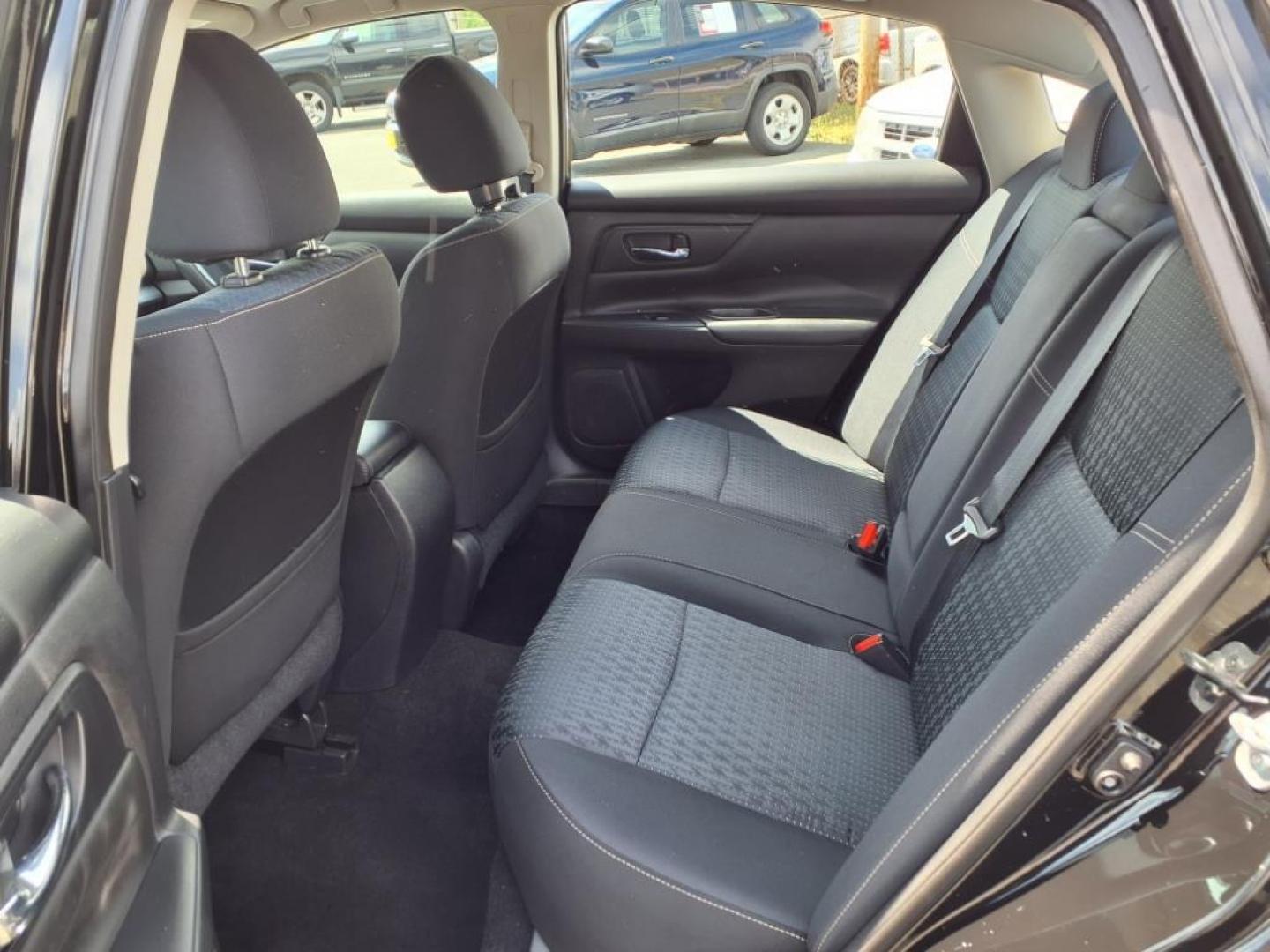 2016 Super Black Nissan Altima 2.5 S (1N4AL3AP3GN) with an 2.5L 2.5L I4 182hp 180ft. lbs. Sequential-Port F.I. engine, CVT transmission, located at 50 Eastern Blvd., Essex, MD, 21221, (410) 686-3444, 39.304367, -76.484947 - Photo#12