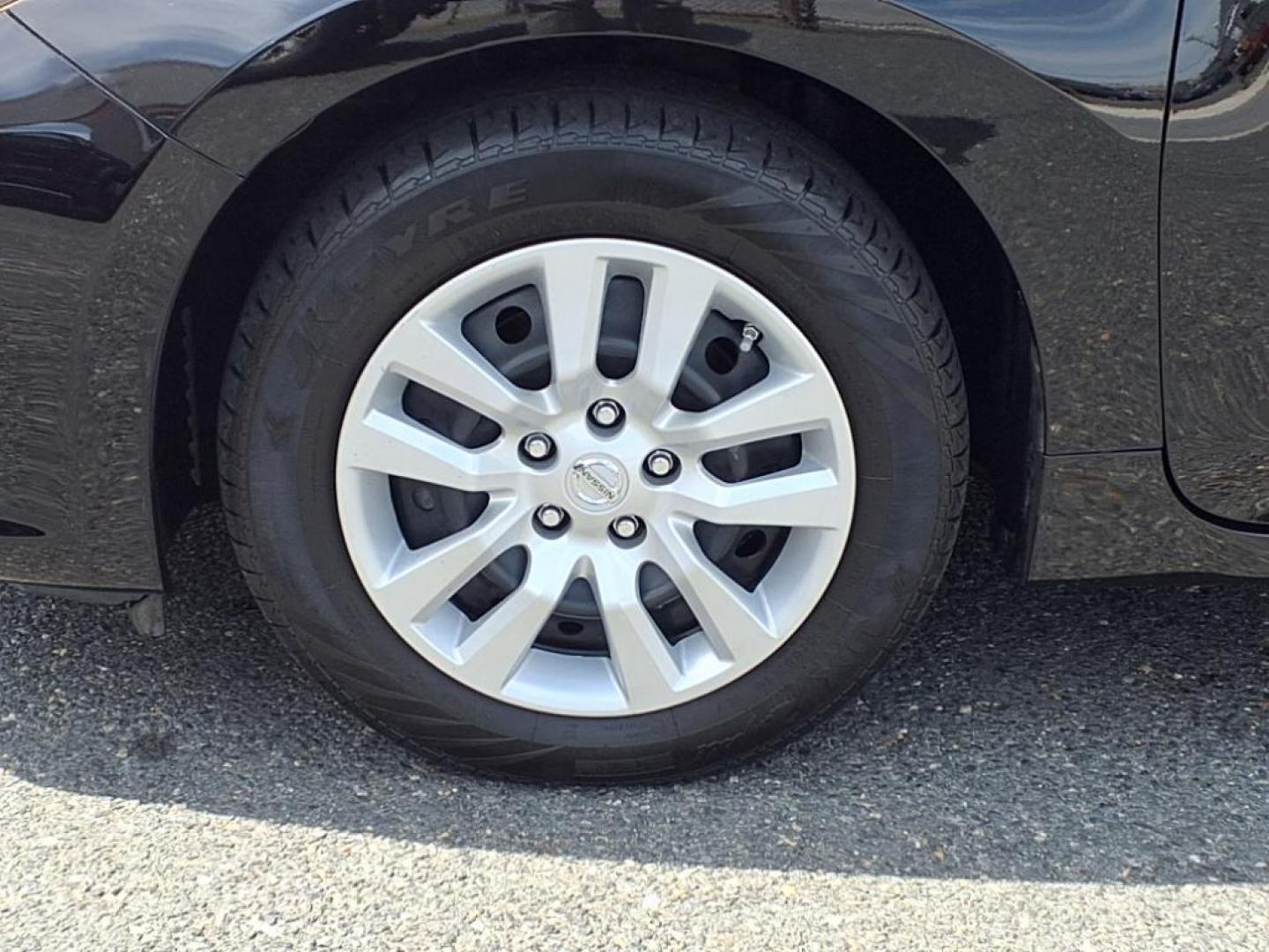 2016 Super Black Nissan Altima 2.5 S (1N4AL3AP3GN) with an 2.5L 2.5L I4 182hp 180ft. lbs. Sequential-Port F.I. engine, CVT transmission, located at 50 Eastern Blvd., Essex, MD, 21221, (410) 686-3444, 39.304367, -76.484947 - Photo#8
