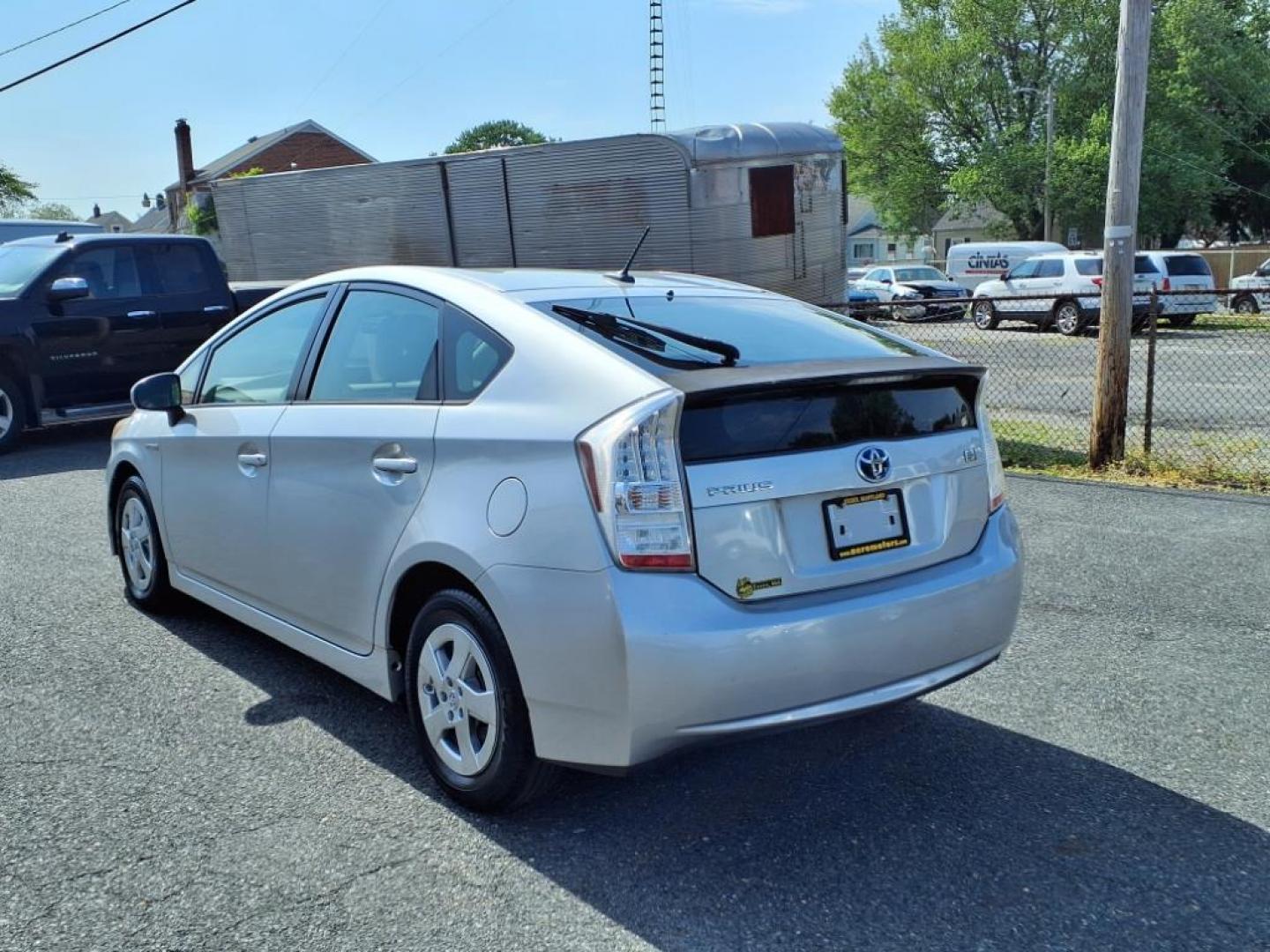 2010 Grey Toyota Prius II (JTDKN3DU6A0) with an 1.8L 4 Cylinder Sequential-Port F.I. engine, Automatic transmission, located at 50 Eastern Blvd., Essex, MD, 21221, (410) 686-3444, 39.304367, -76.484947 - Photo#2