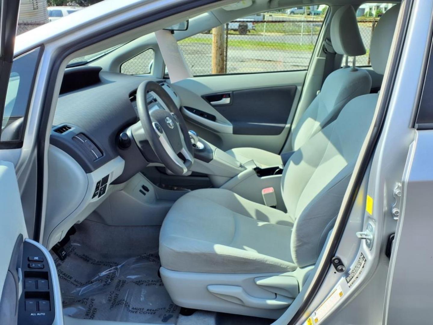 2010 Grey Toyota Prius II (JTDKN3DU6A0) with an 1.8L 4 Cylinder Sequential-Port F.I. engine, Automatic transmission, located at 50 Eastern Blvd., Essex, MD, 21221, (410) 686-3444, 39.304367, -76.484947 - Photo#12