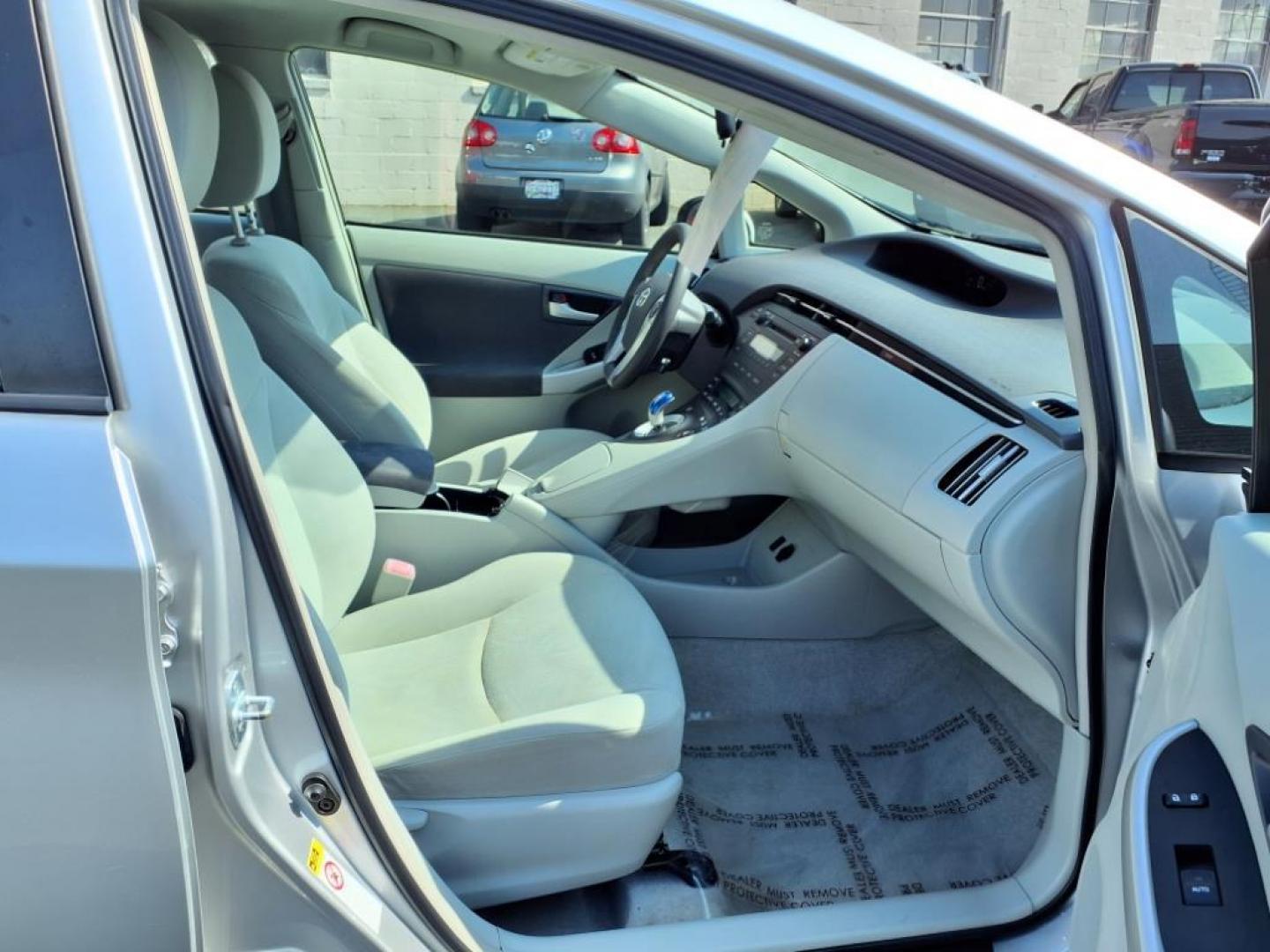 2010 Grey Toyota Prius II (JTDKN3DU6A0) with an 1.8L 4 Cylinder Sequential-Port F.I. engine, Automatic transmission, located at 50 Eastern Blvd., Essex, MD, 21221, (410) 686-3444, 39.304367, -76.484947 - Photo#17