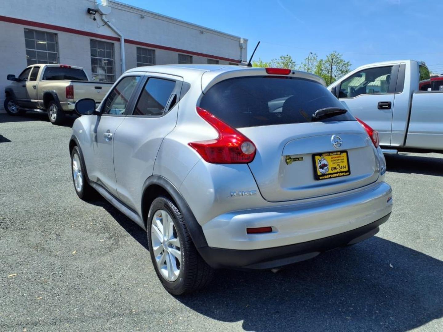2012 Silver Nissan JUKE SV (JN8AF5MV2CT) with an 1.6L 4 Cylinder Turbocharged engine, Automatic transmission, located at 50 Eastern Blvd., Essex, MD, 21221, (410) 686-3444, 39.304367, -76.484947 - Photo#2