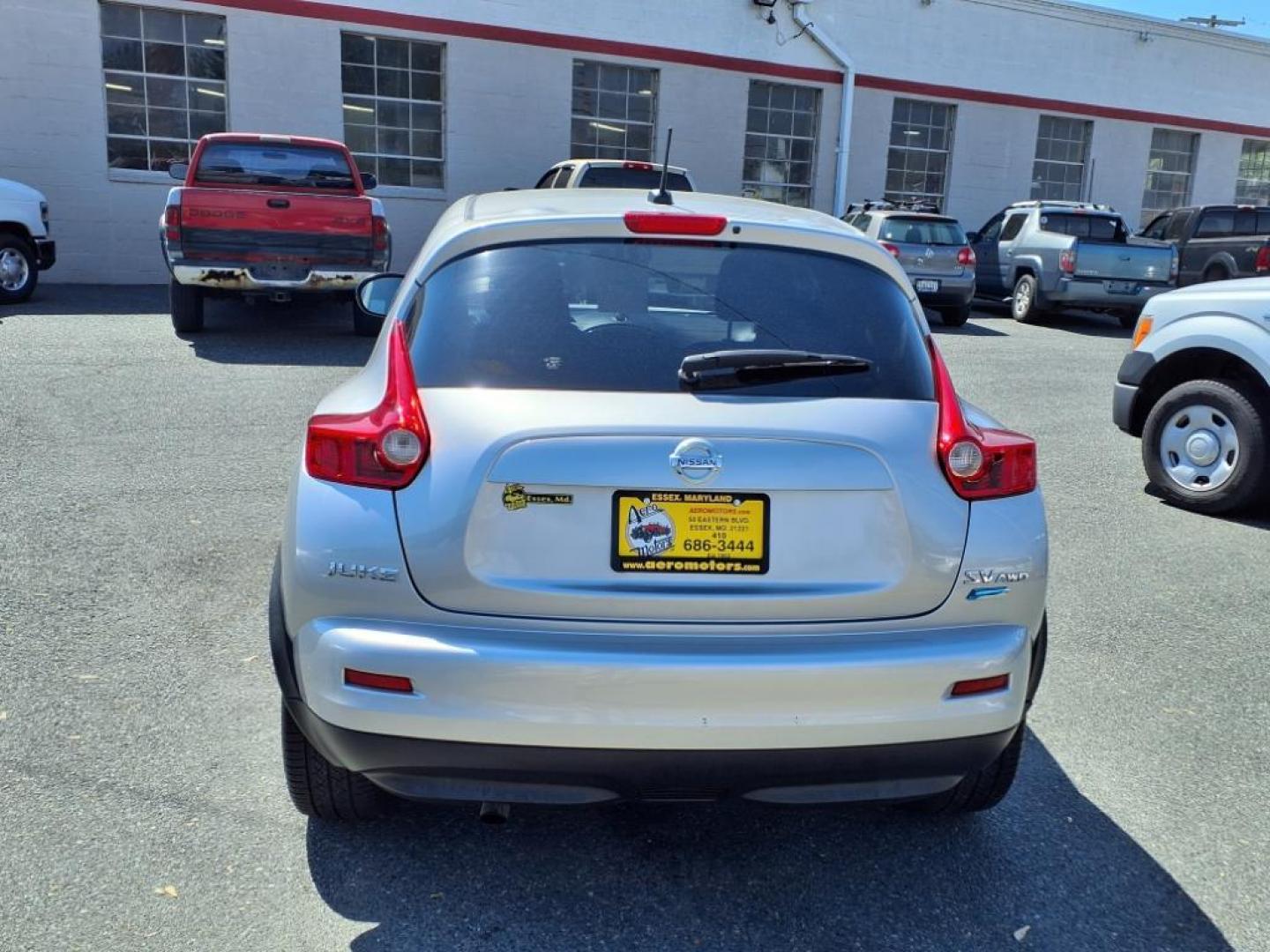 2012 Silver Nissan JUKE SV (JN8AF5MV2CT) with an 1.6L 4 Cylinder Turbocharged engine, Automatic transmission, located at 50 Eastern Blvd., Essex, MD, 21221, (410) 686-3444, 39.304367, -76.484947 - Photo#3