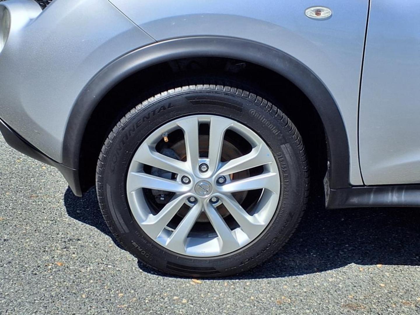 2012 Silver Nissan JUKE SV (JN8AF5MV2CT) with an 1.6L 4 Cylinder Turbocharged engine, Automatic transmission, located at 50 Eastern Blvd., Essex, MD, 21221, (410) 686-3444, 39.304367, -76.484947 - Photo#8