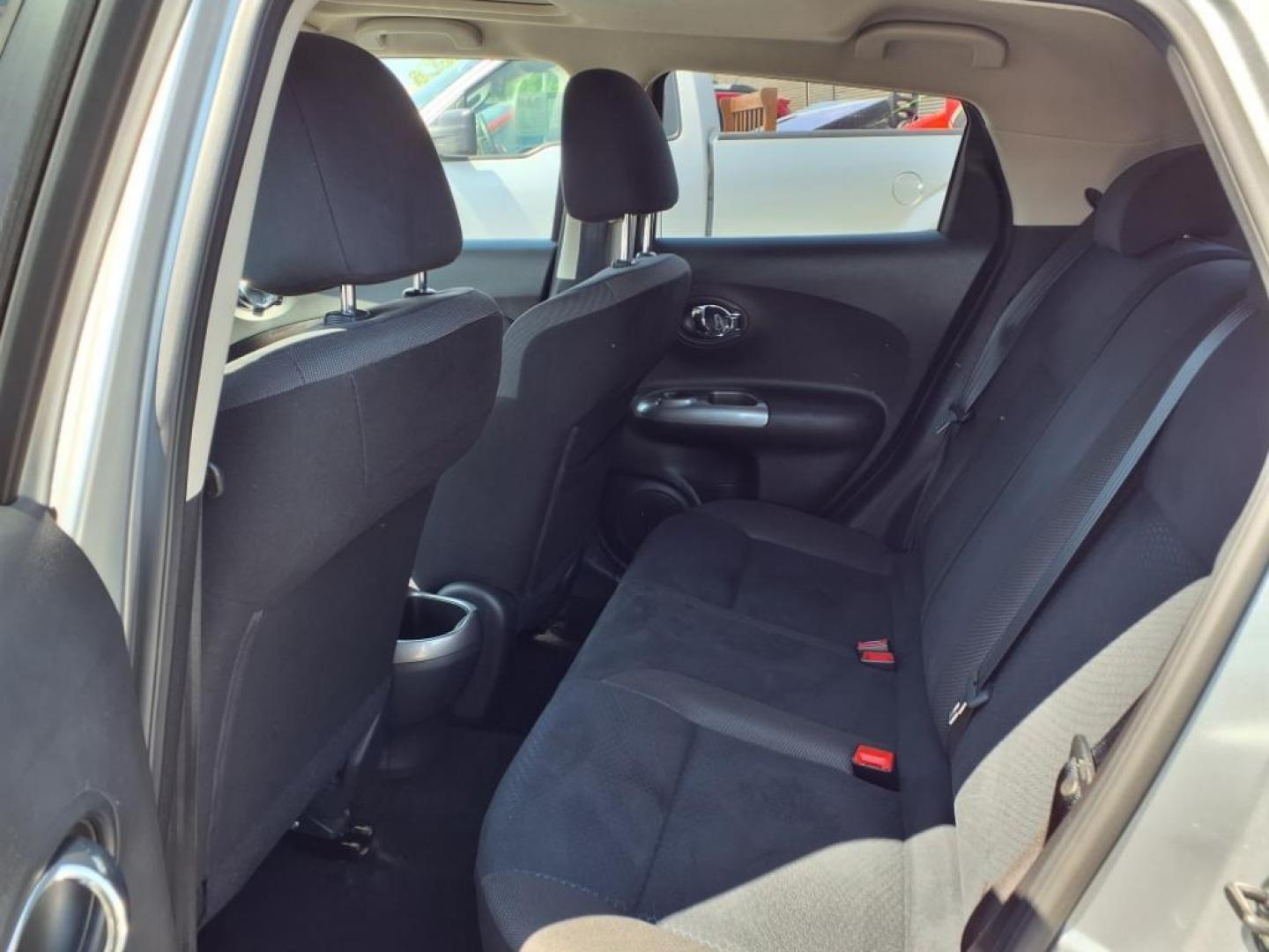 2012 Silver Nissan JUKE SV (JN8AF5MV2CT) with an 1.6L 4 Cylinder Turbocharged engine, Automatic transmission, located at 50 Eastern Blvd., Essex, MD, 21221, (410) 686-3444, 39.304367, -76.484947 - Photo#12