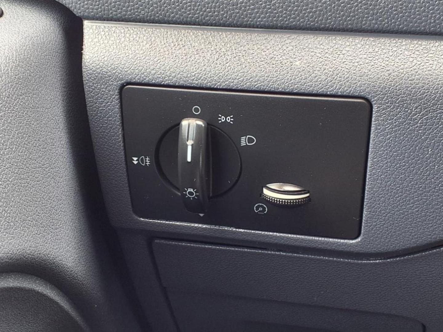 2012 White Ford Transit Connect XLT Premium (NM0KS9CN4CT) with an 2.0L 4 Cylinder Sequential-Port F.I. engine, 4CYL AT transmission, located at 50 Eastern Blvd., Essex, MD, 21221, (410) 686-3444, 39.304367, -76.484947 - Photo#18