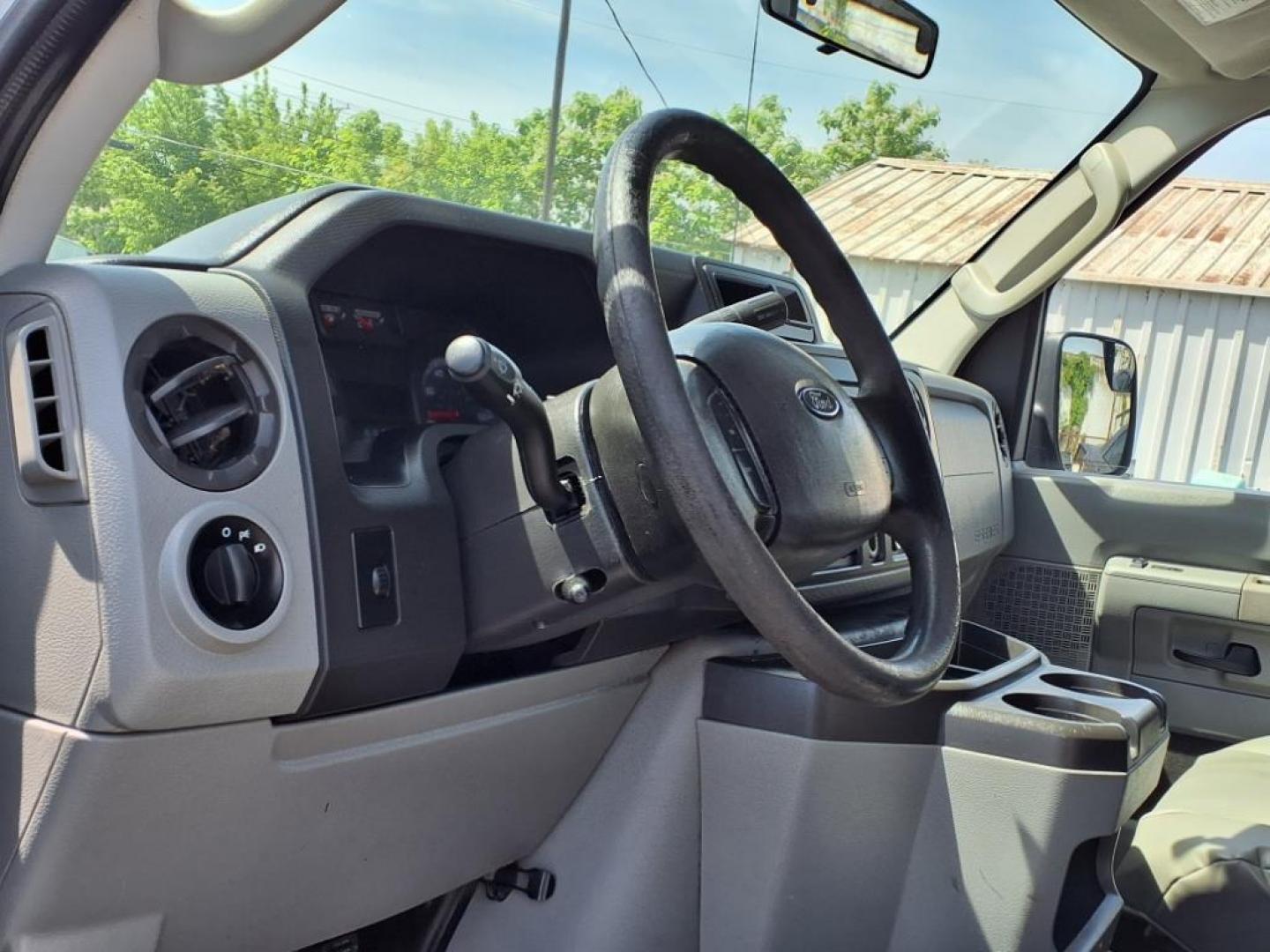 2014 White Ford E-Series E-350 SD XL (1FBSS3BL6ED) with an 5.4L 8 Cylinder Sequential-Port F.I. engine, Automatic transmission, located at 50 Eastern Blvd., Essex, MD, 21221, (410) 686-3444, 39.304367, -76.484947 - Photo#8