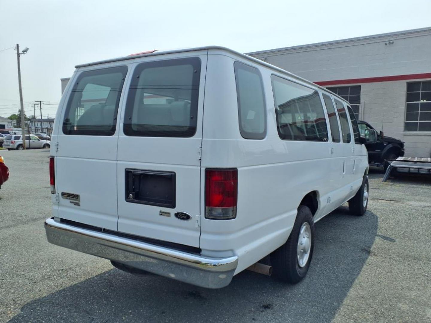 2012 White Ford E-Series E-350 SD XLT (1FBSS3BL8CD) with an 5.4L 8 Cylinder Sequential-Port F.I. engine, Automatic transmission, located at 50 Eastern Blvd., Essex, MD, 21221, (410) 686-3444, 39.304367, -76.484947 - Photo#5