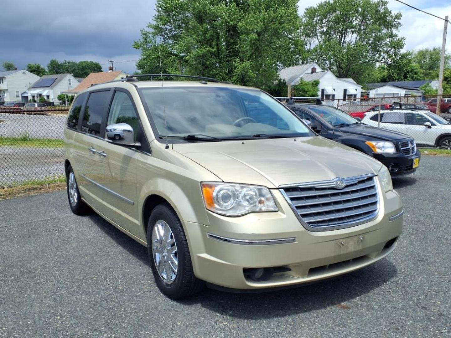 2010 White Gold Clear Coat Chrysler Town and Country Limited (2A4RR6DX2AR) with an 4.0L 6 Cylinder Sequential-Port F.I. engine, V6 AT transmission, located at 50 Eastern Blvd., Essex, MD, 21221, (410) 686-3444, 39.304367, -76.484947 - Photo#7