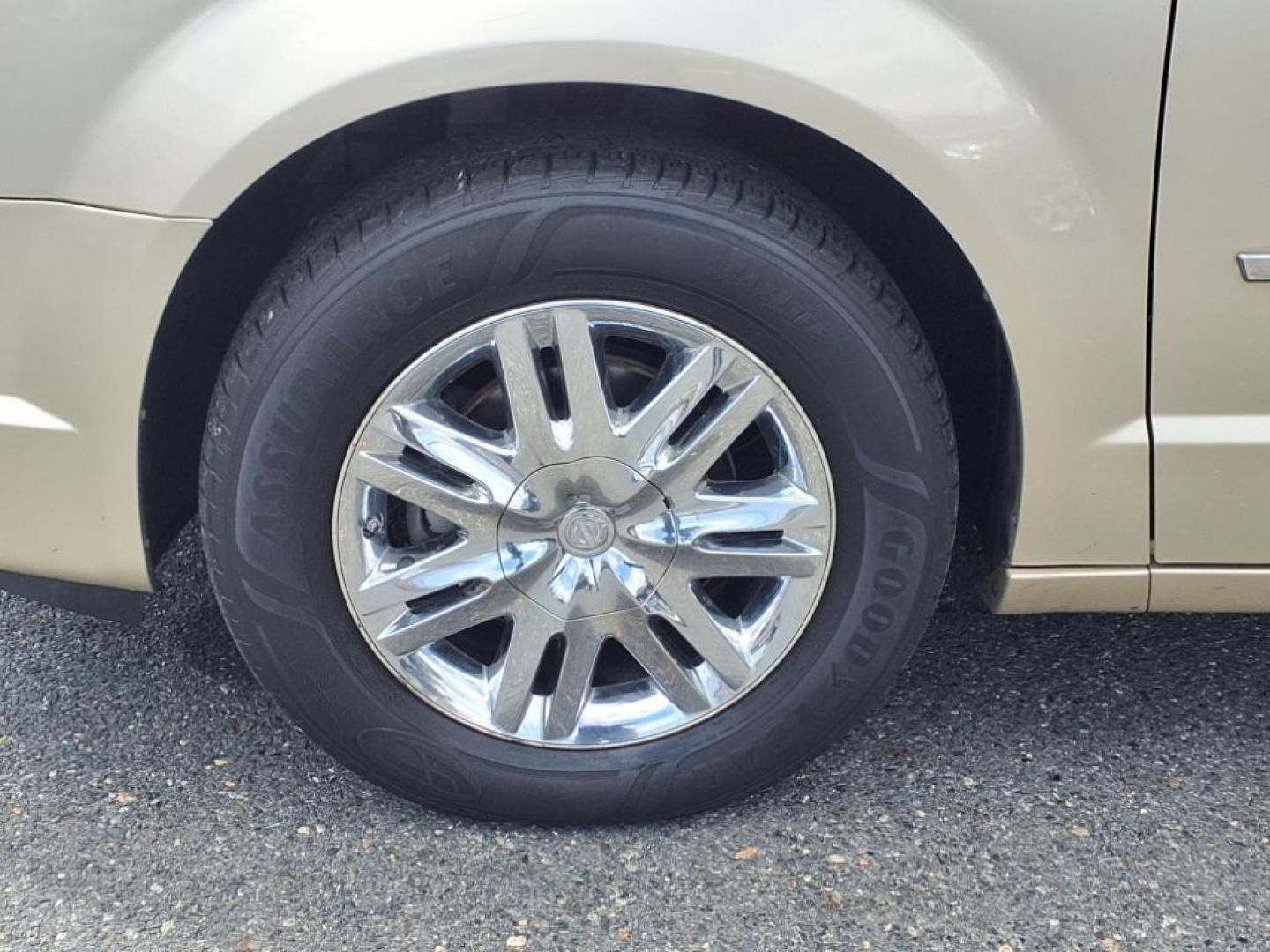 2010 White Gold Clear Coat Chrysler Town and Country Limited (2A4RR6DX2AR) with an 4.0L 6 Cylinder Sequential-Port F.I. engine, V6 AT transmission, located at 50 Eastern Blvd., Essex, MD, 21221, (410) 686-3444, 39.304367, -76.484947 - Photo#9