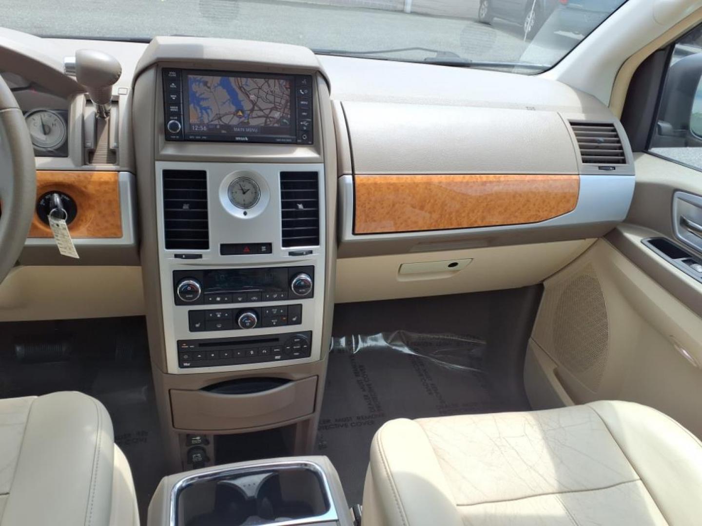 2010 White Gold Clear Coat Chrysler Town and Country Limited (2A4RR6DX2AR) with an 4.0L 6 Cylinder Sequential-Port F.I. engine, V6 AT transmission, located at 50 Eastern Blvd., Essex, MD, 21221, (410) 686-3444, 39.304367, -76.484947 - Photo#17