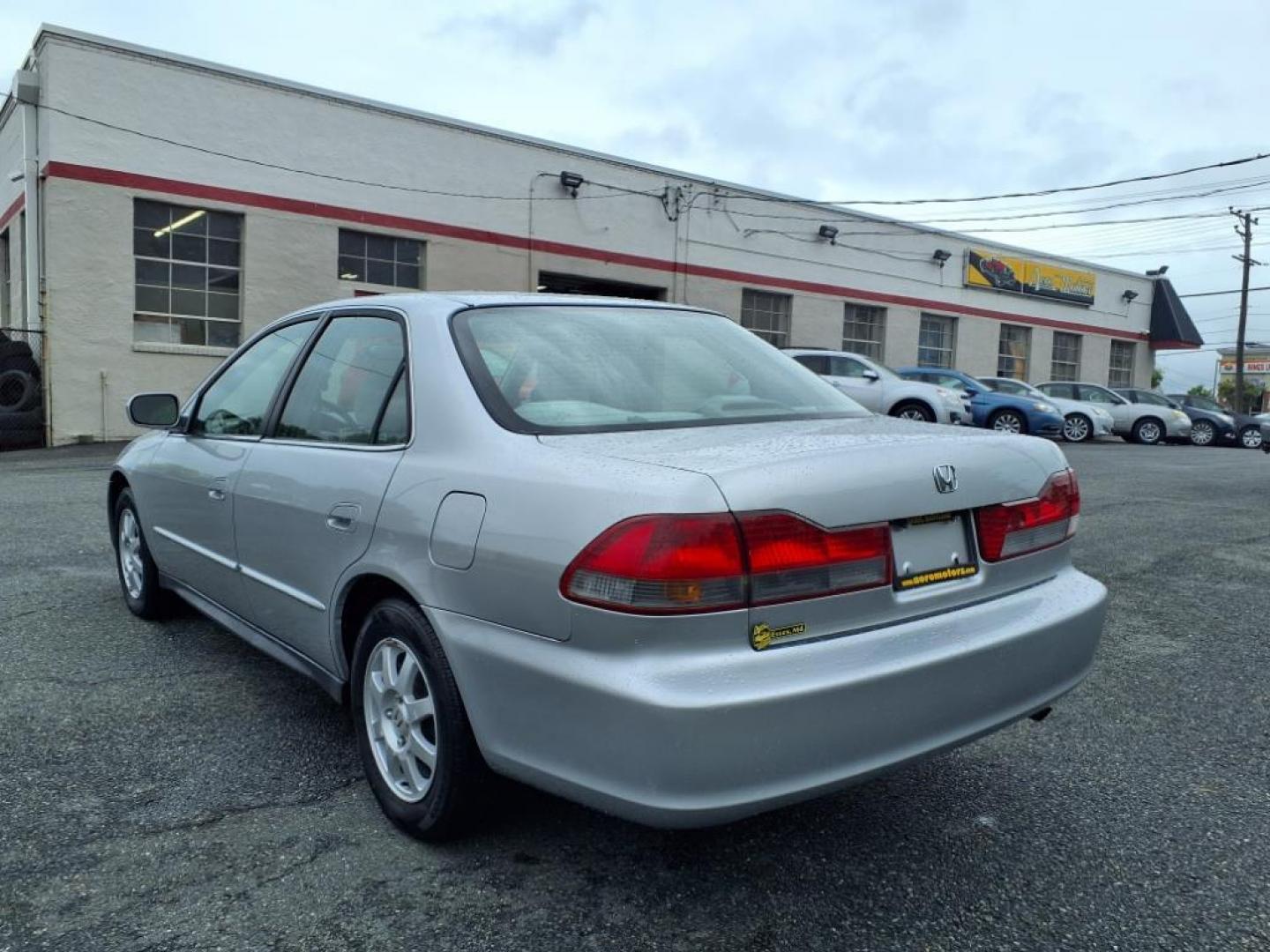 2002 Satin Silver Metallic Honda Accord SE (1HGCG56792A) with an 2.3L 4 Cylinder Fuel Injected engine, 4CYL transmission, located at 50 Eastern Blvd., Essex, MD, 21221, (410) 686-3444, 39.304367, -76.484947 - Photo#2