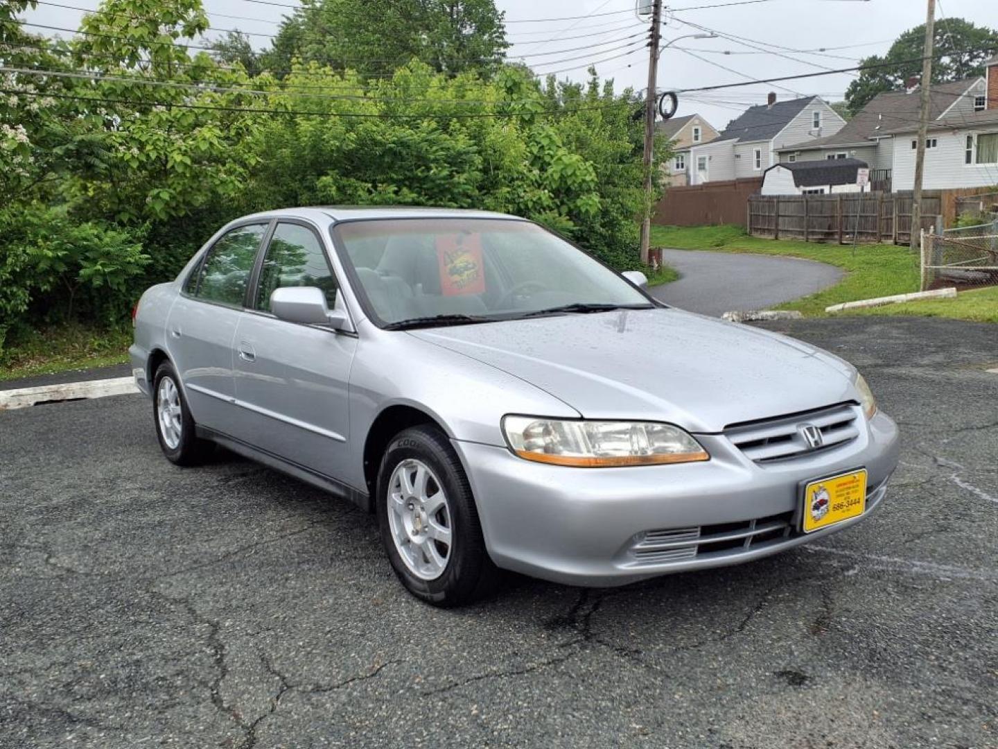 2002 Satin Silver Metallic Honda Accord SE (1HGCG56792A) with an 2.3L 4 Cylinder Fuel Injected engine, 4CYL transmission, located at 50 Eastern Blvd., Essex, MD, 21221, (410) 686-3444, 39.304367, -76.484947 - Photo#6