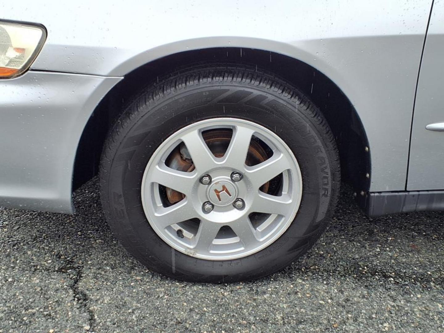 2002 Satin Silver Metallic Honda Accord SE (1HGCG56792A) with an 2.3L 4 Cylinder Fuel Injected engine, 4CYL transmission, located at 50 Eastern Blvd., Essex, MD, 21221, (410) 686-3444, 39.304367, -76.484947 - Photo#8