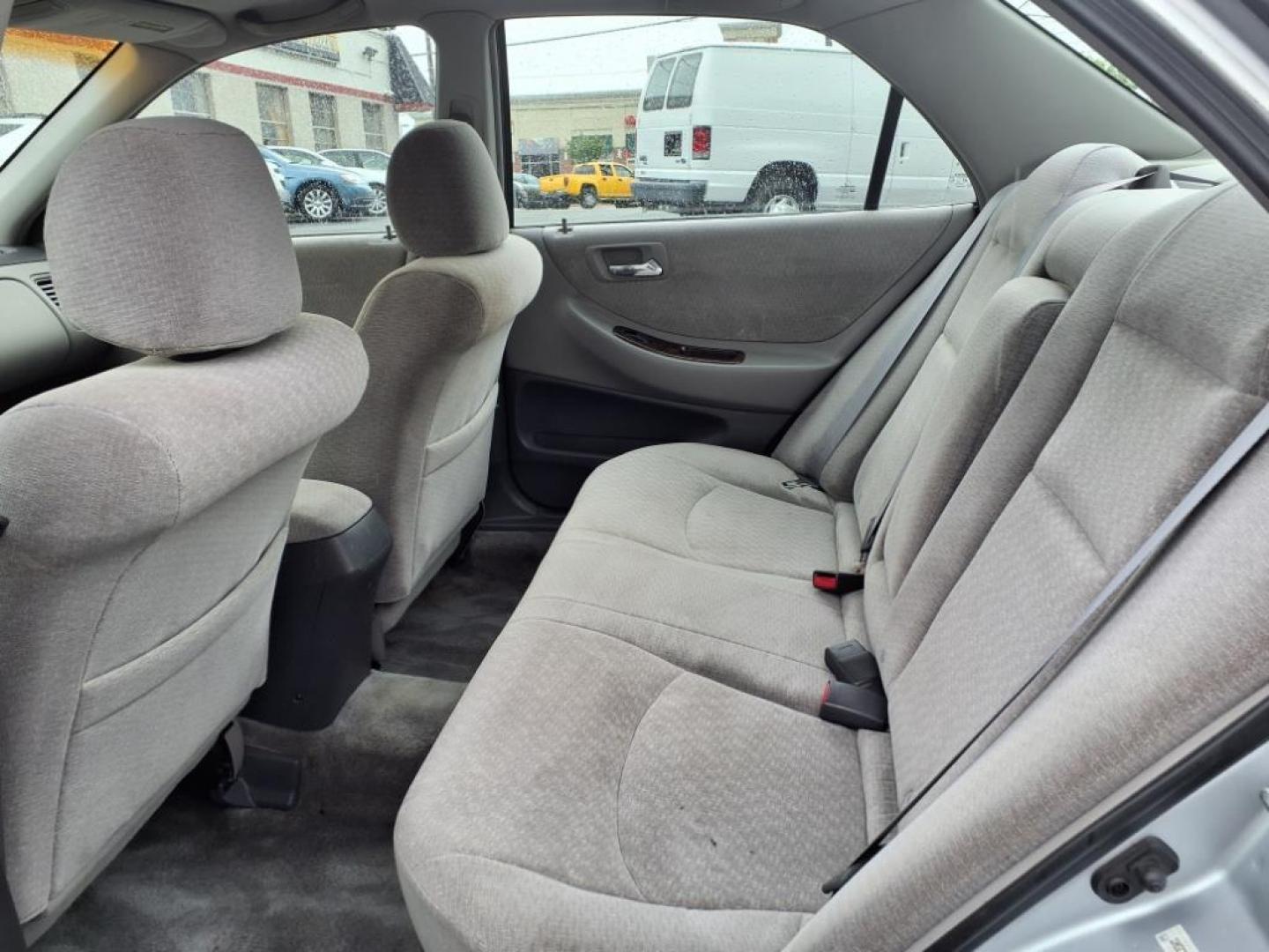 2002 Satin Silver Metallic Honda Accord SE (1HGCG56792A) with an 2.3L 4 Cylinder Fuel Injected engine, 4CYL transmission, located at 50 Eastern Blvd., Essex, MD, 21221, (410) 686-3444, 39.304367, -76.484947 - Photo#12