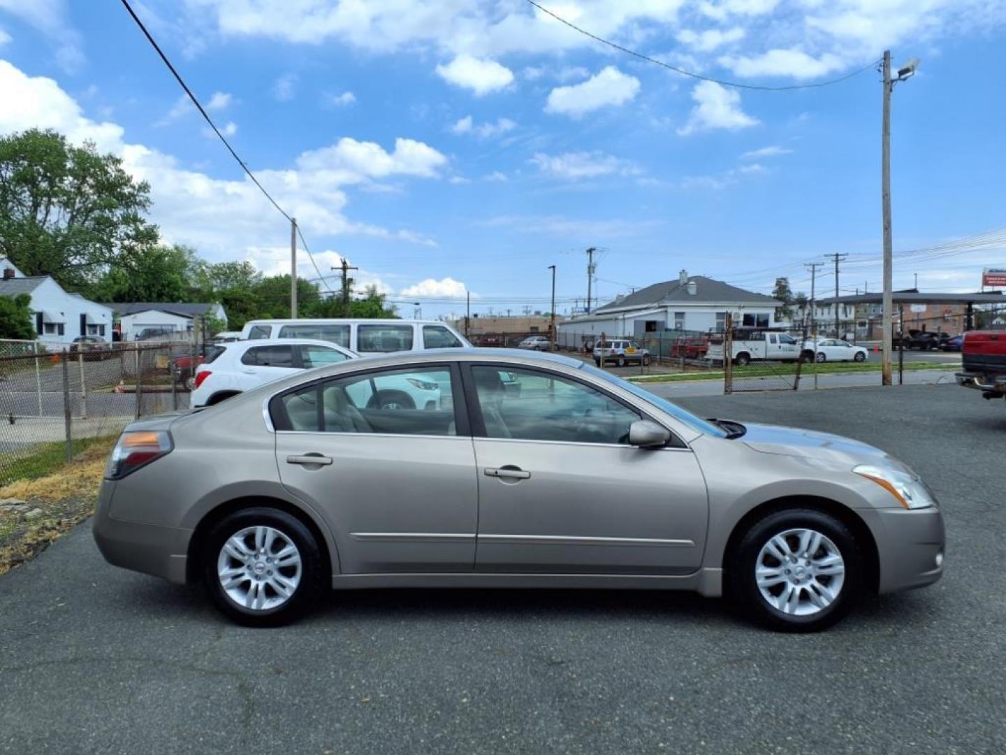 2011 Saharan Stone Nissan Altima 2.5 S (1N4AL2AP6BC) with an 2.5L 4 Cylinder Sequential Fuel Injection engine, CVT transmission, located at 50 Eastern Blvd., Essex, MD, 21221, (410) 686-3444, 39.304367, -76.484947 - Photo#4