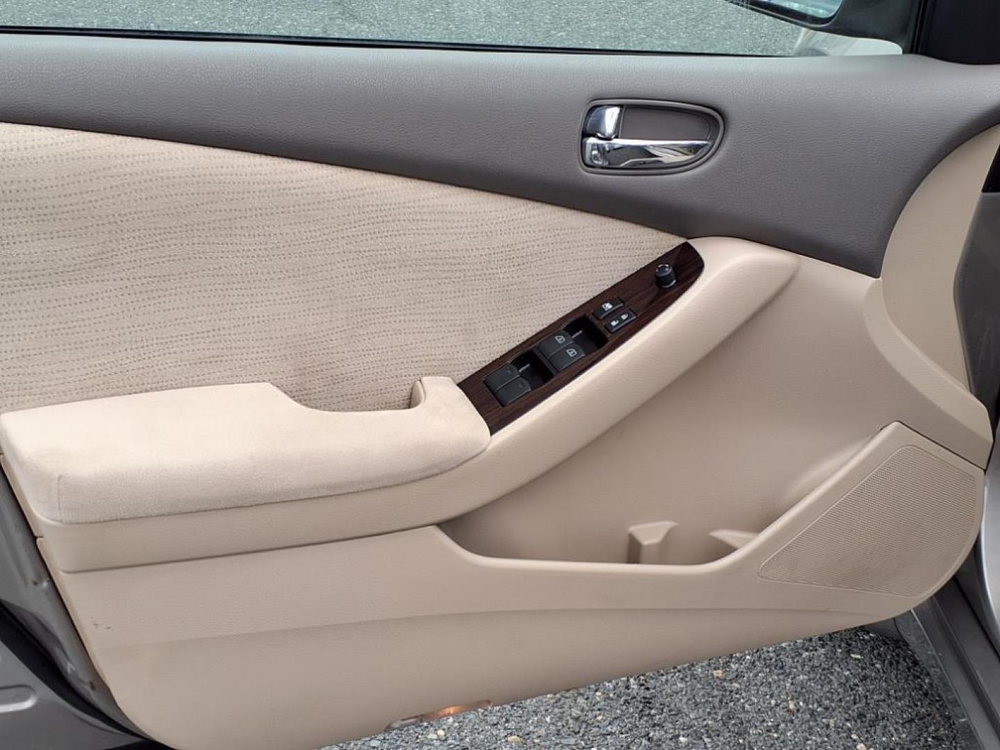 2011 Saharan Stone Nissan Altima 2.5 S (1N4AL2AP6BC) with an 2.5L 4 Cylinder Sequential Fuel Injection engine, CVT transmission, located at 50 Eastern Blvd., Essex, MD, 21221, (410) 686-3444, 39.304367, -76.484947 - Photo#8