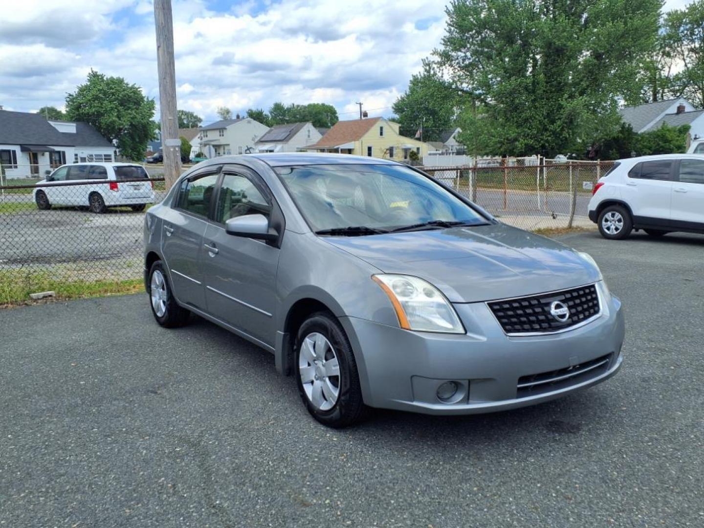 2009 Gray Nissan Sentra 2.0 S (3N1AB61E09L) with an 2.0L 2.0L I4 140hp 147ft. lbs. Sequential-Port F.I. engine, CVT transmission, located at 50 Eastern Blvd., Essex, MD, 21221, (410) 686-3444, 39.304367, -76.484947 - Photo#6