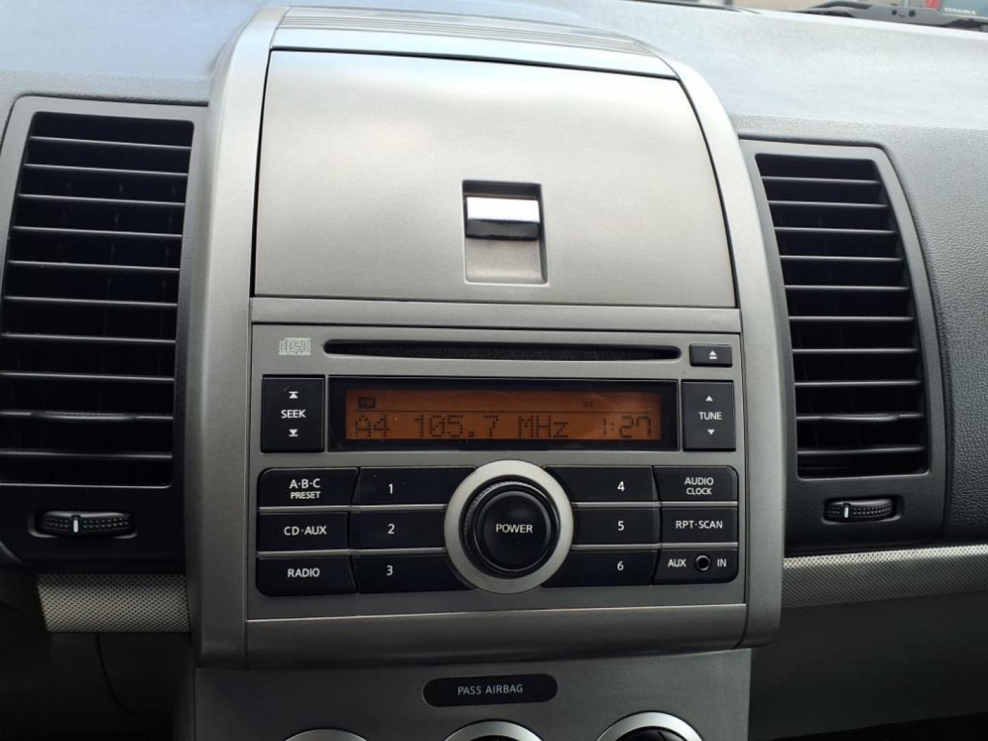 2009 Gray Nissan Sentra 2.0 S (3N1AB61E09L) with an 2.0L 2.0L I4 140hp 147ft. lbs. Sequential-Port F.I. engine, CVT transmission, located at 50 Eastern Blvd., Essex, MD, 21221, (410) 686-3444, 39.304367, -76.484947 - Photo#17