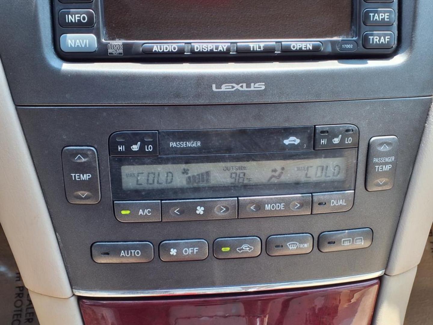 2002 Black Onyx Lexus ES 300 Base (JTHBF30G320) with an 3.0L 6 Cylinder Fuel Injected engine, V6 AT transmission, located at 50 Eastern Blvd., Essex, MD, 21221, (410) 686-3444, 39.304367, -76.484947 - Photo#17