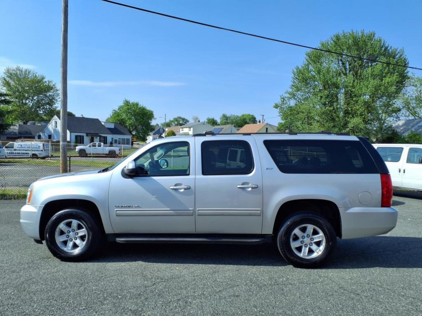 2013 Silver GMC Yukon XL SLT (1GKS2KE76DR) with an 5.3L 8 Cylinder Sequential-Port F.I. engine, AT4X4 transmission, located at 50 Eastern Blvd., Essex, MD, 21221, (410) 686-3444, 39.304367, -76.484947 - Photo#1
