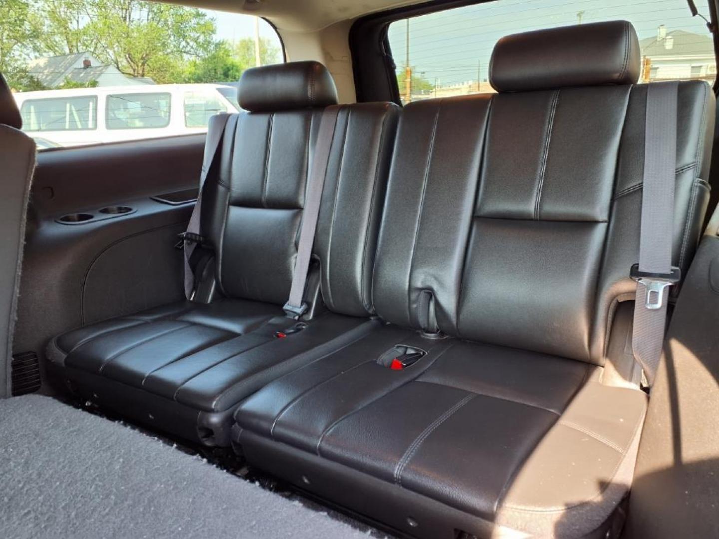 2013 Silver GMC Yukon XL SLT (1GKS2KE76DR) with an 5.3L 8 Cylinder Sequential-Port F.I. engine, AT4X4 transmission, located at 50 Eastern Blvd., Essex, MD, 21221, (410) 686-3444, 39.304367, -76.484947 - Photo#13